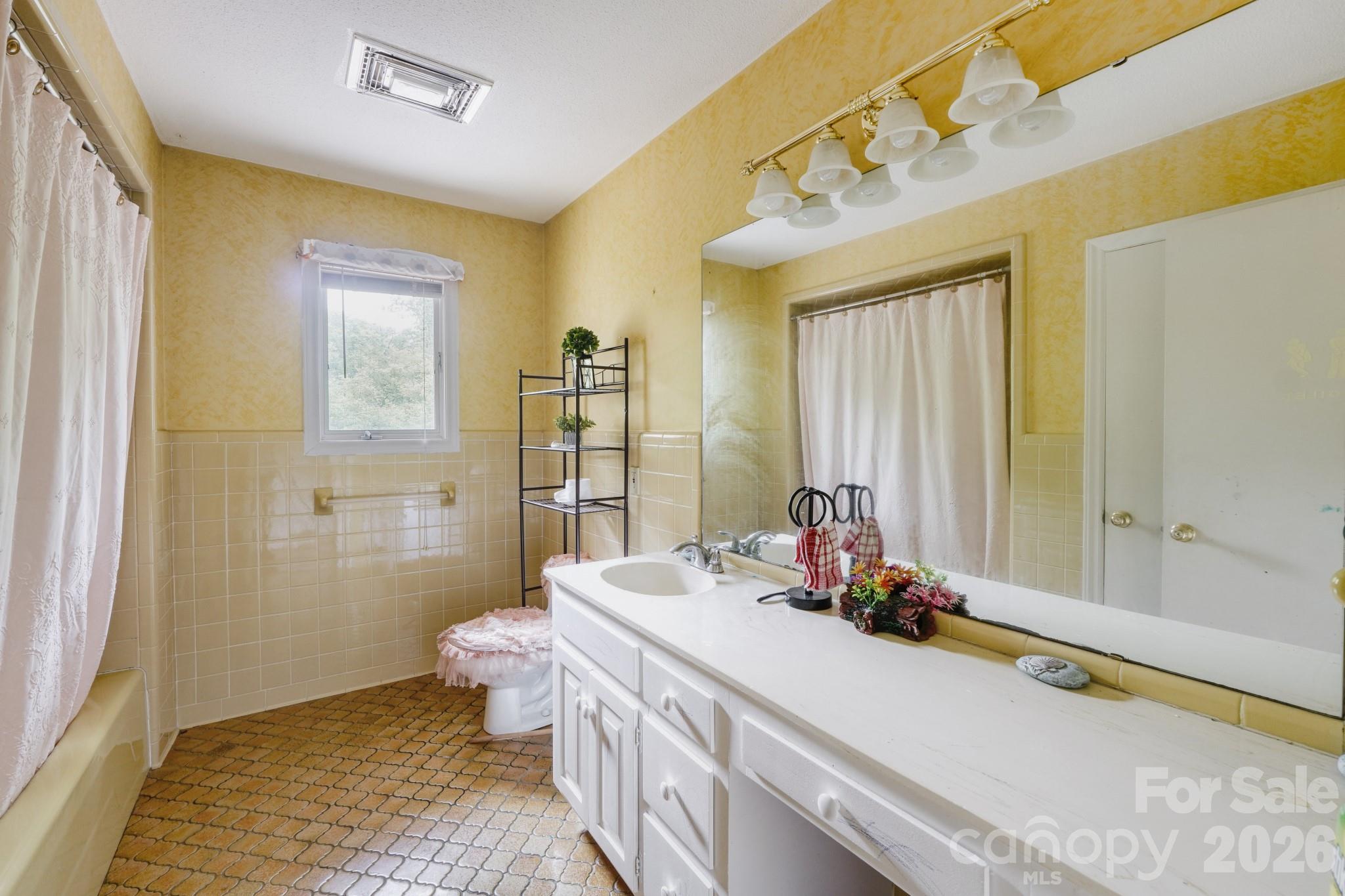121 Edgerly Court Property Photo 15