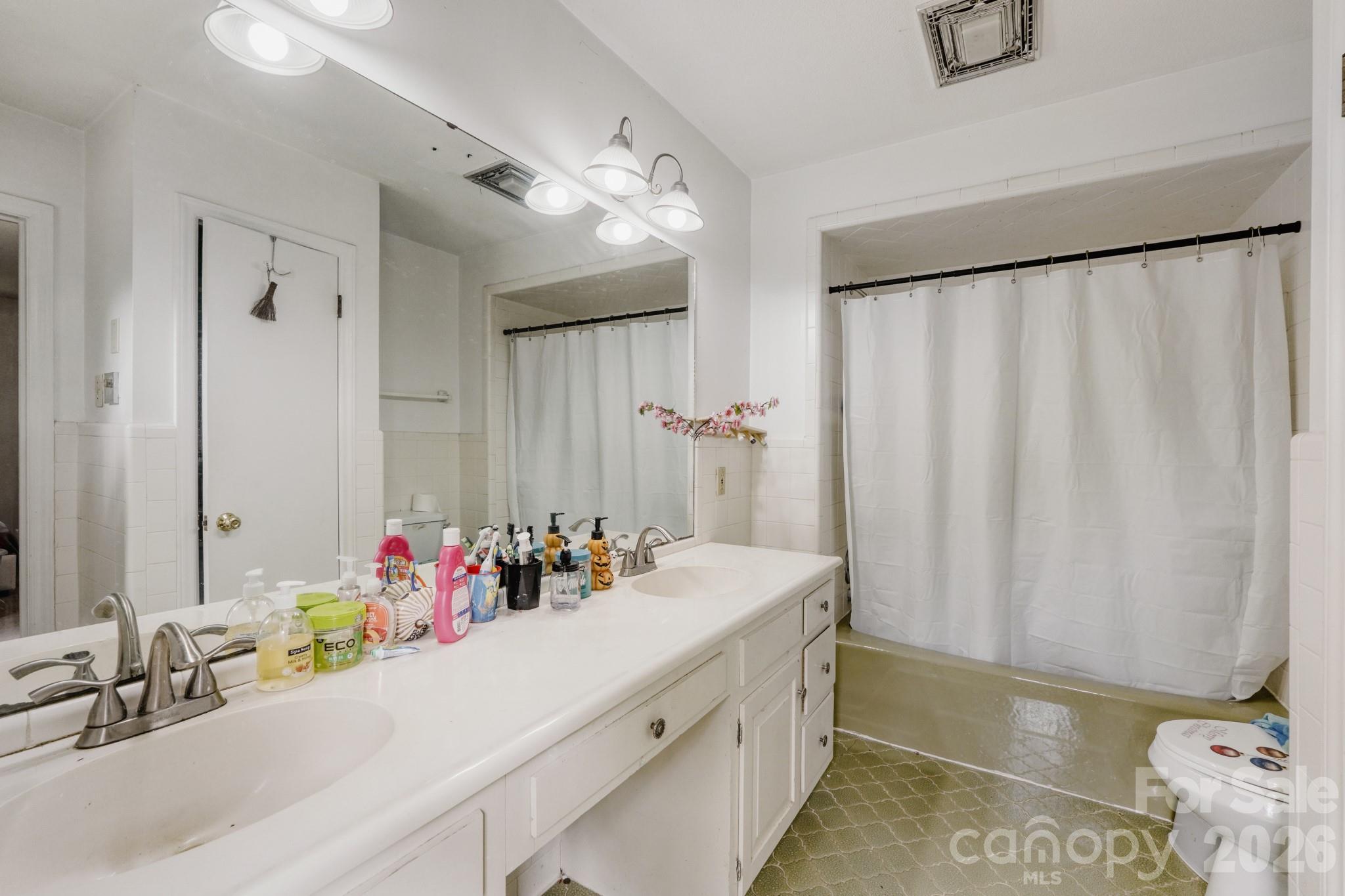 121 Edgerly Court Property Photo 18