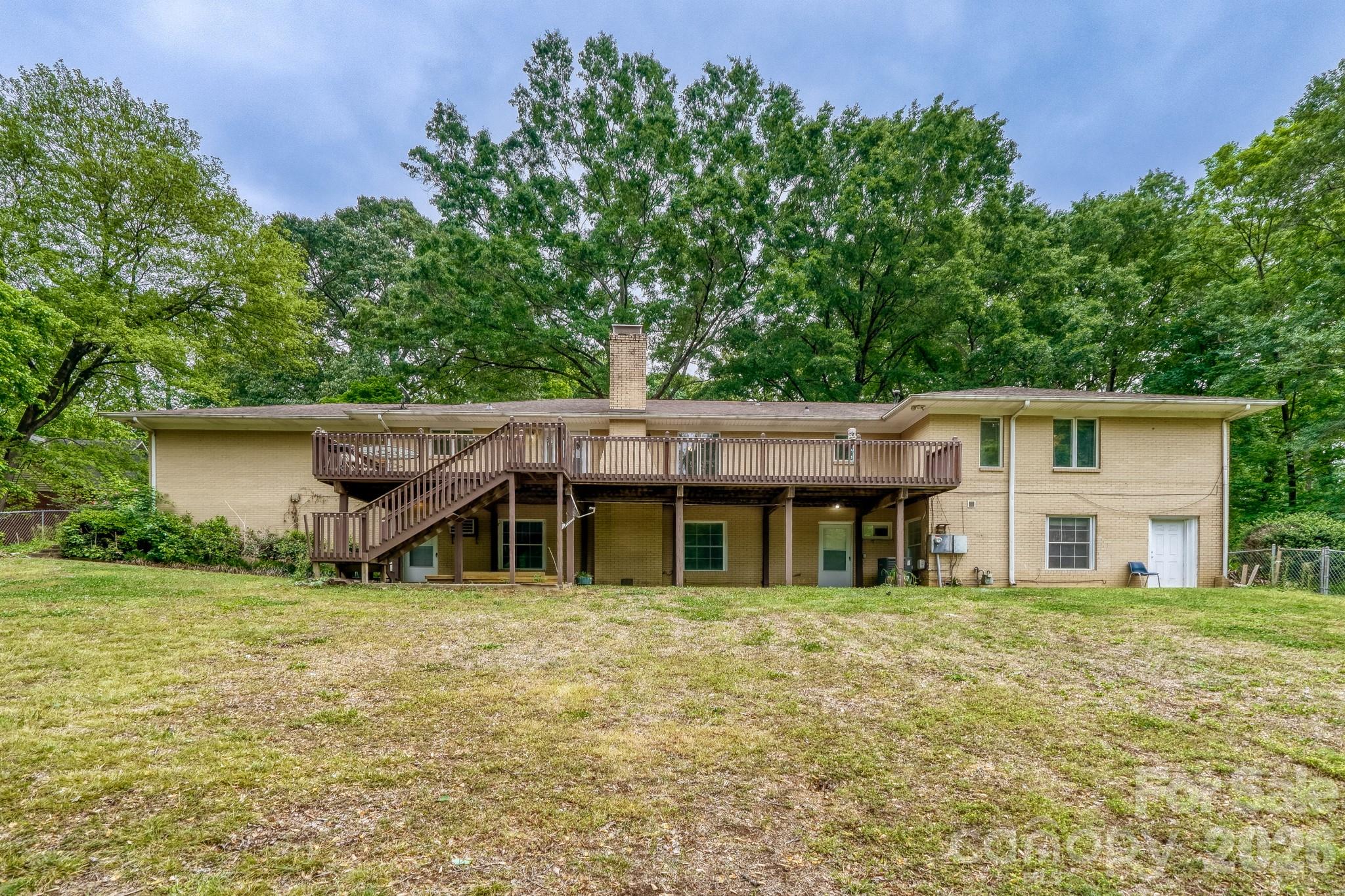 121 Edgerly Court Property Photo 29