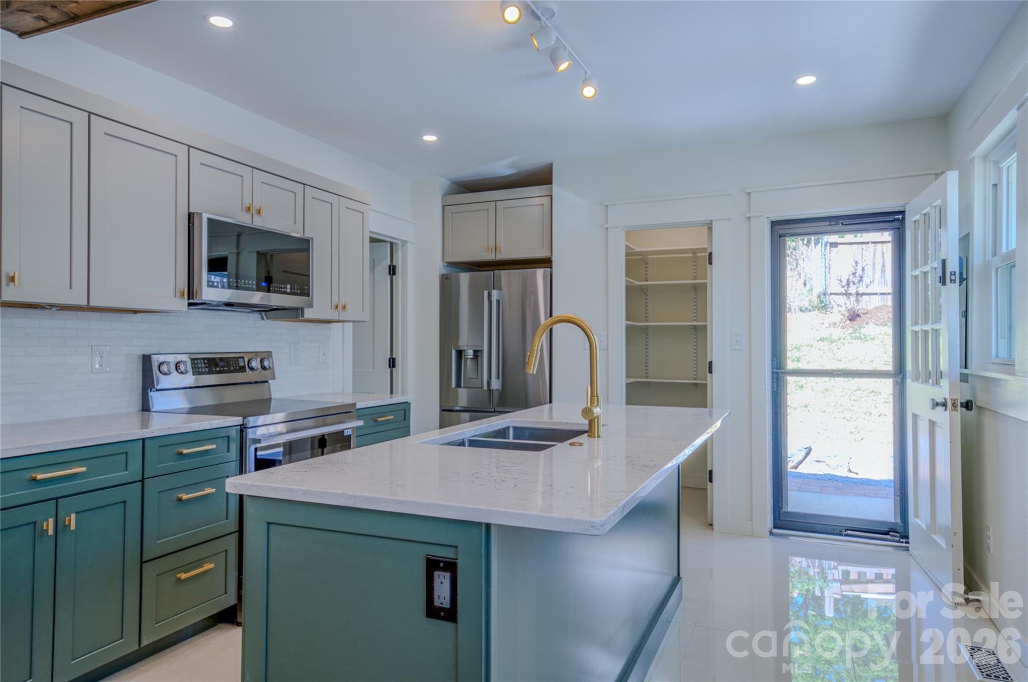 26 Henrietta Street Property Photo 6