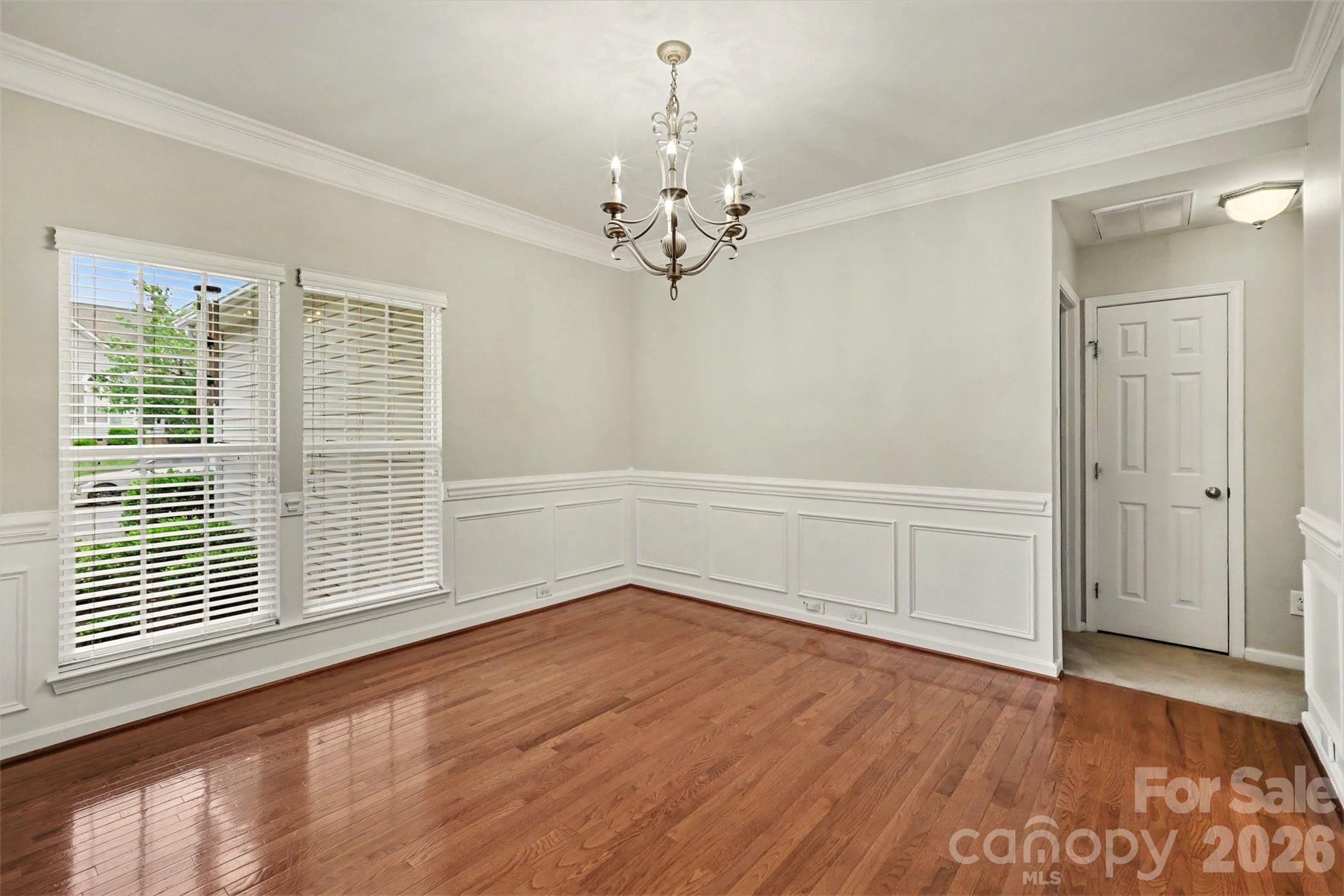 2172 Southridge Drive Property Photo 5