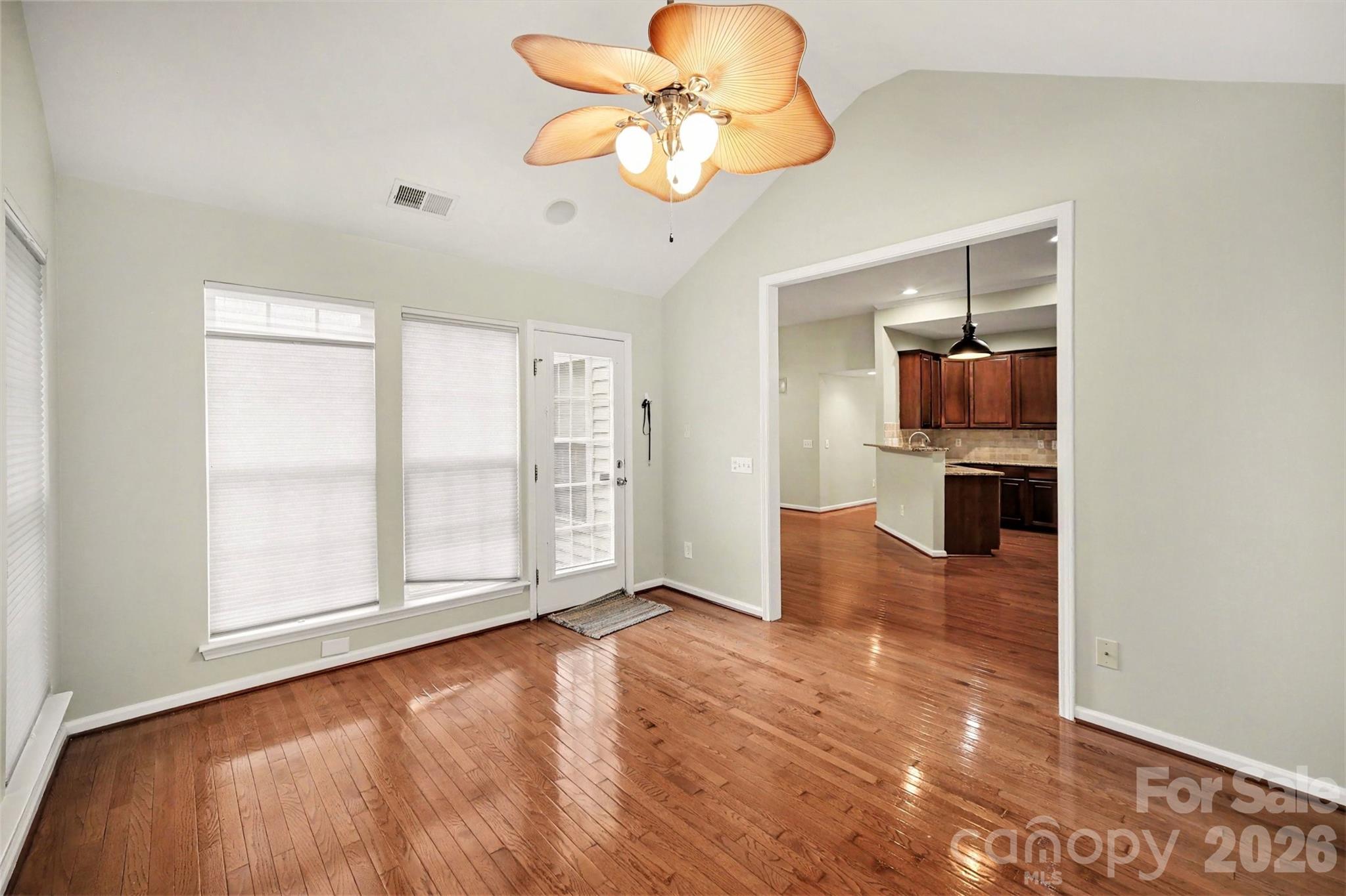 2172 Southridge Drive Property Photo 6