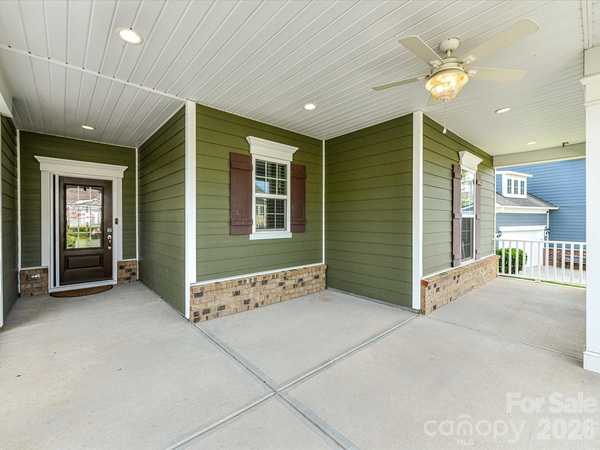 15738 Reynolds Drive Property Photo 3