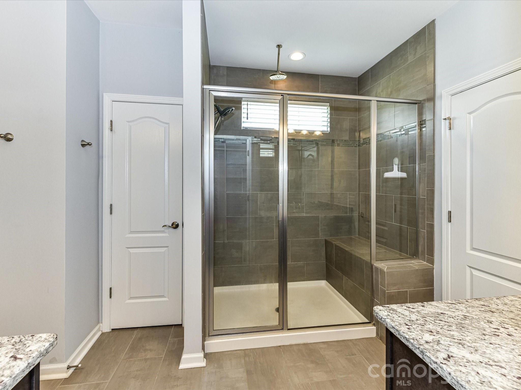 15738 Reynolds Drive Property Photo 14