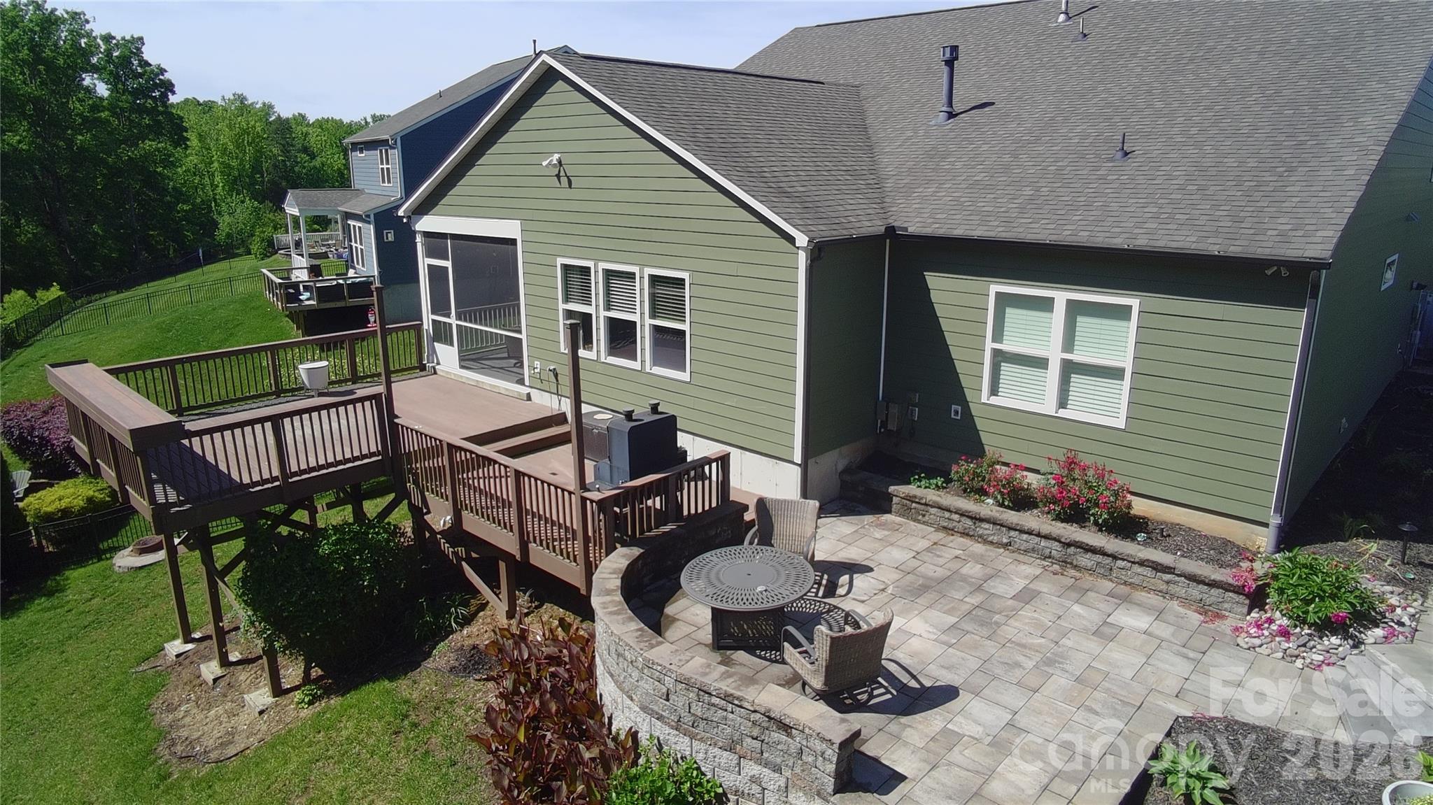 15738 Reynolds Drive Property Photo 32