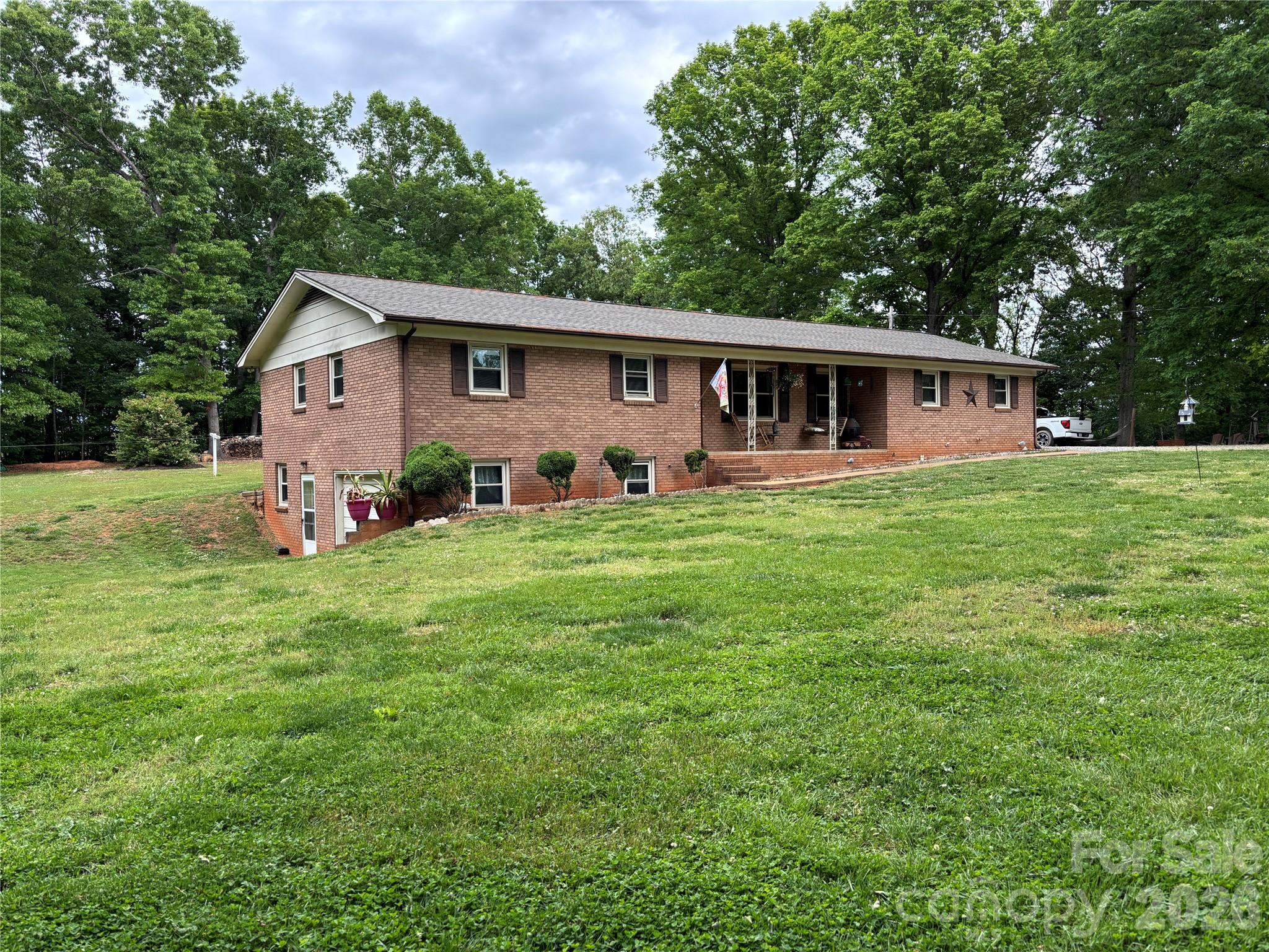 74 Miranda Drive Property Photo 2