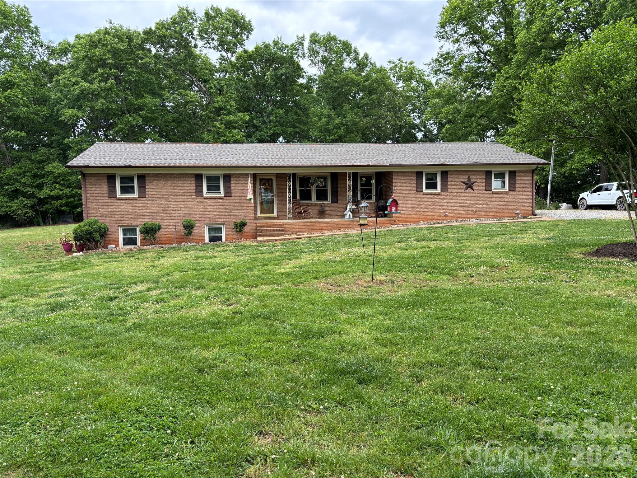 74 Miranda Drive Property Photo 6