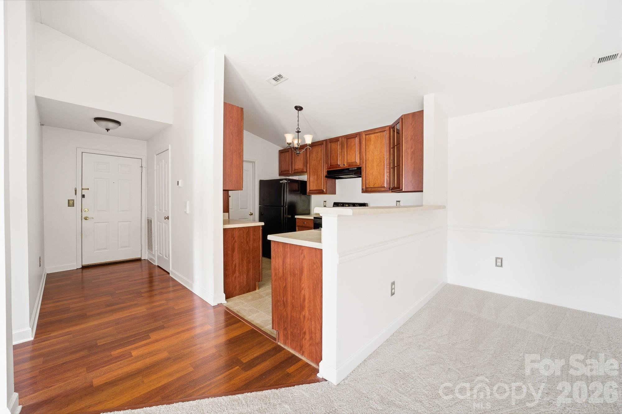 9976 Hyde Glen Court Property Photo 8