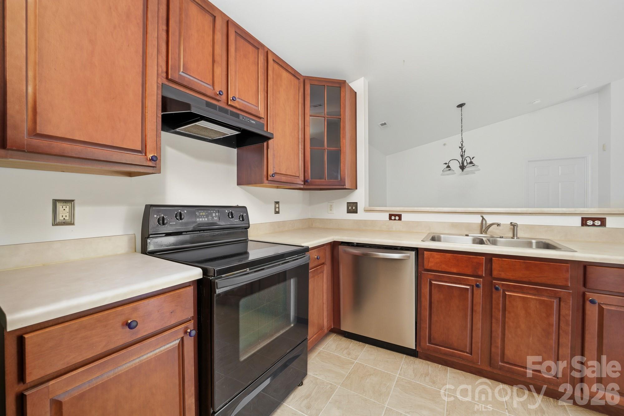 9976 Hyde Glen Court Property Photo 9