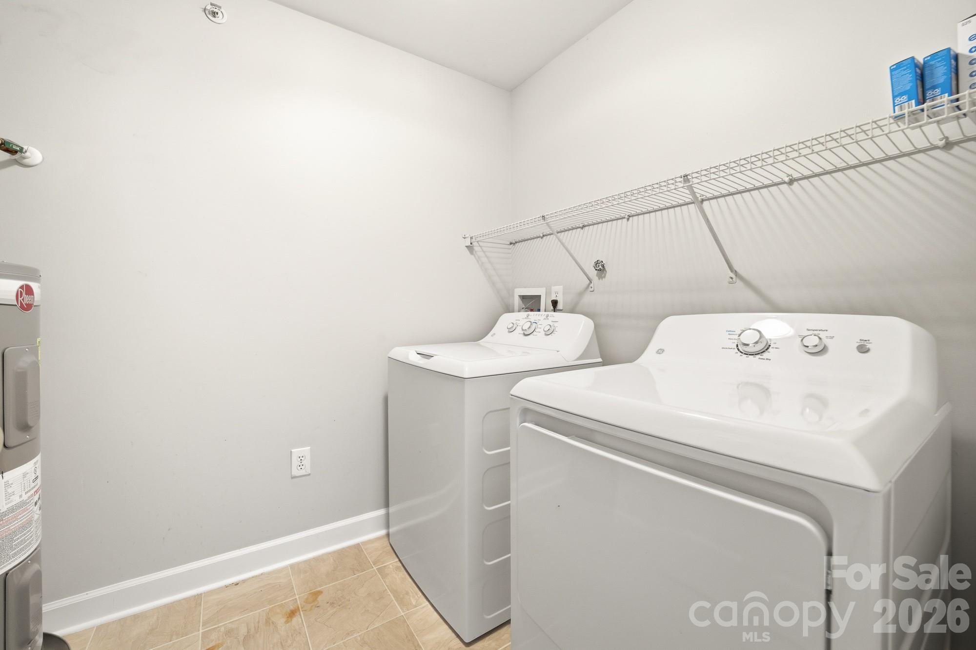9976 Hyde Glen Court Property Photo 12