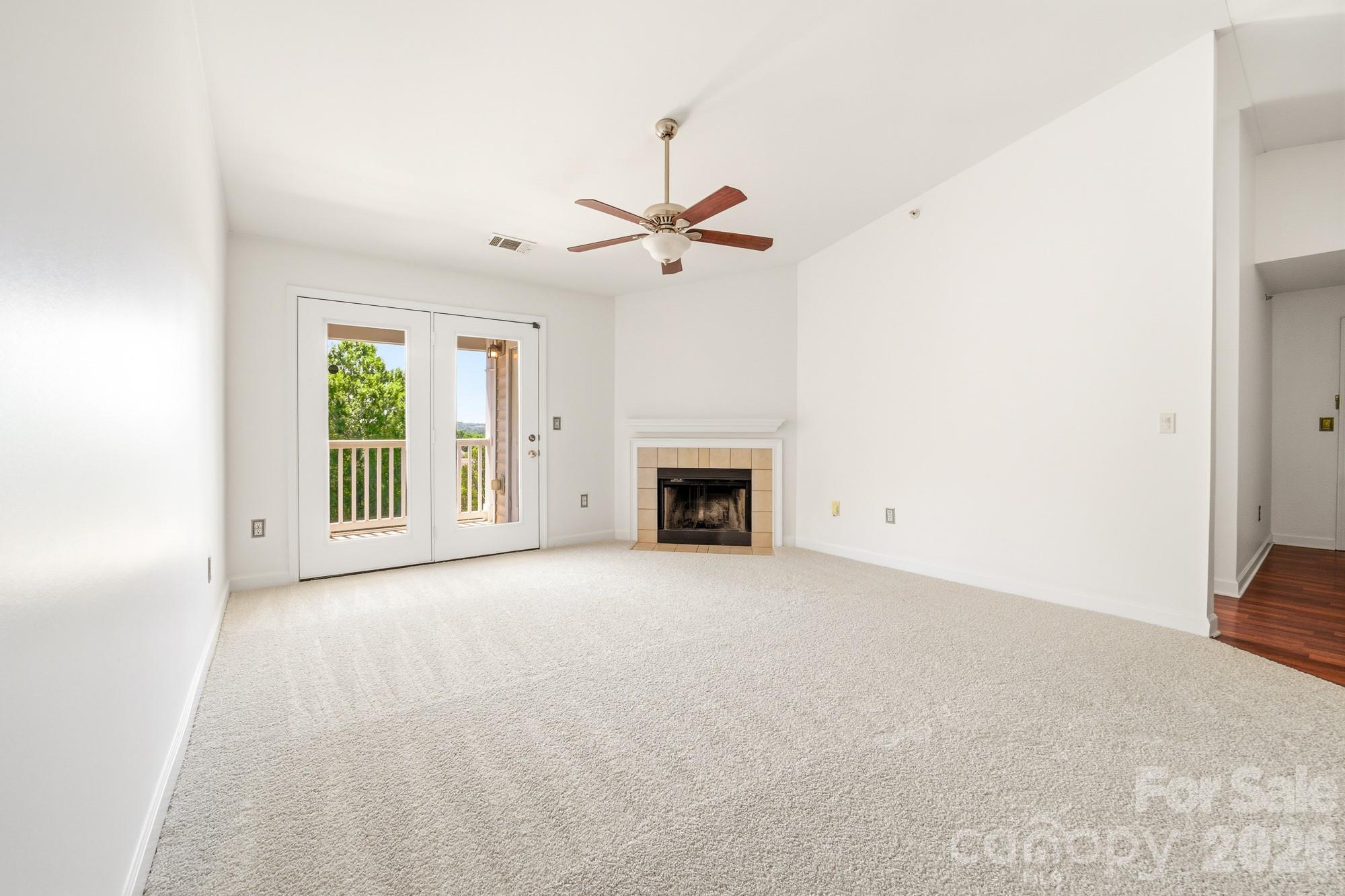 9976 Hyde Glen Court Property Photo 14