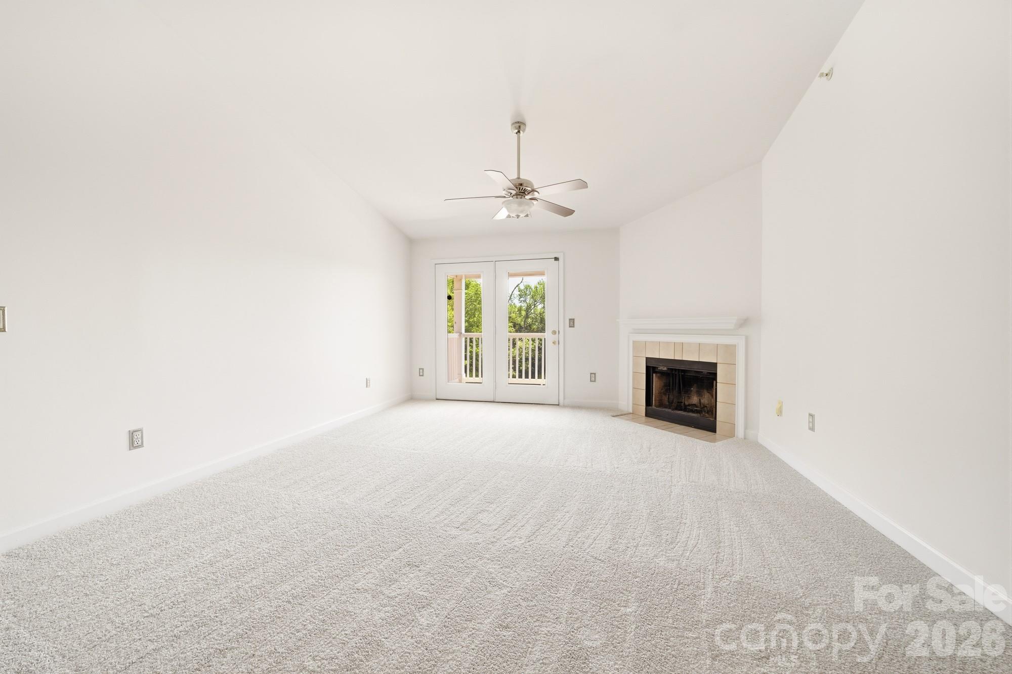 9976 Hyde Glen Court Property Photo 15