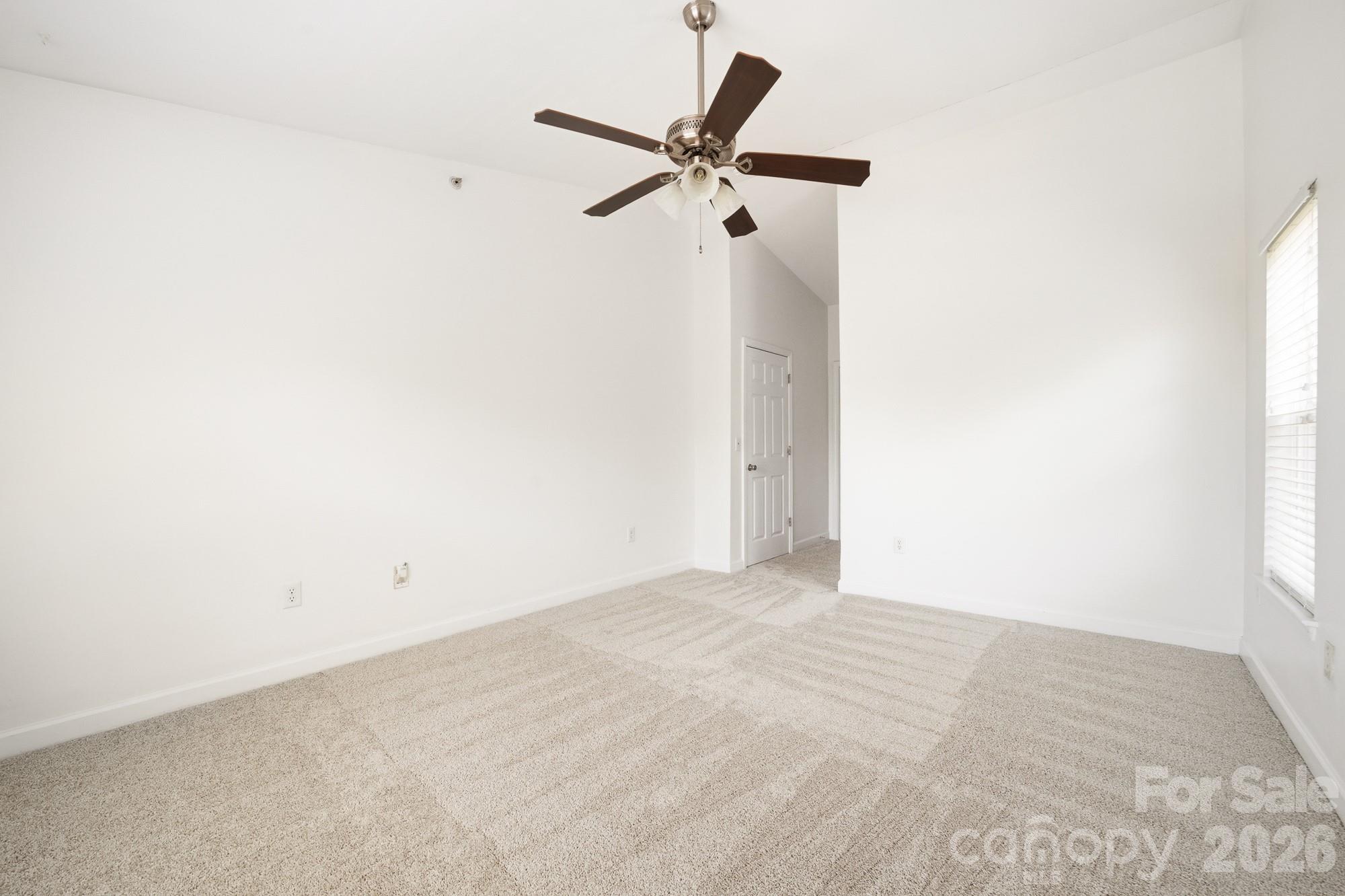 9976 Hyde Glen Court Property Photo 18