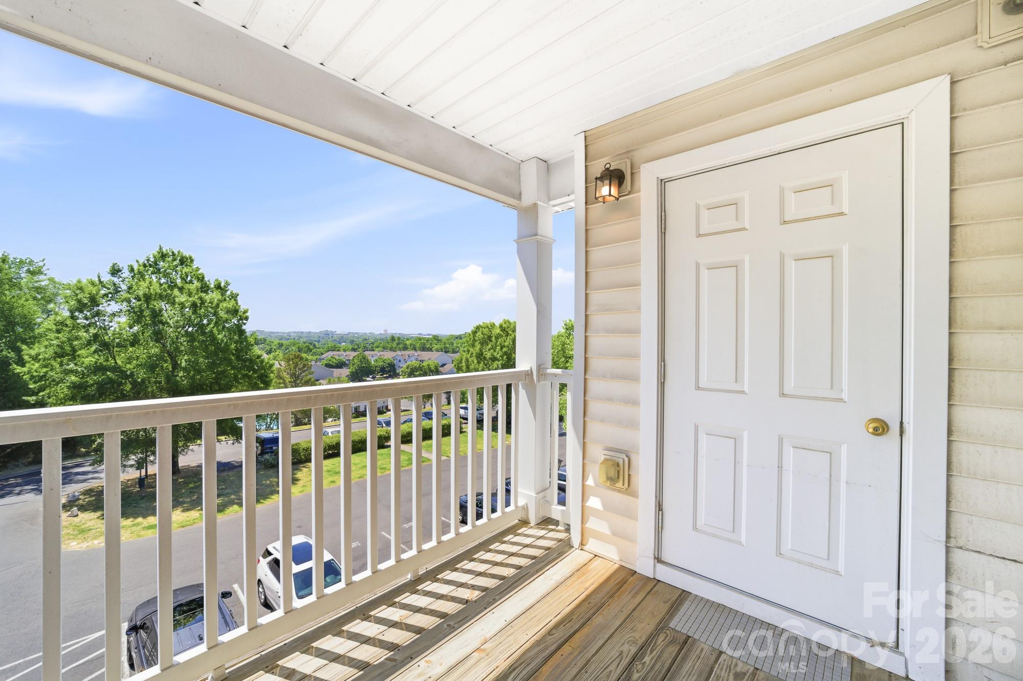 9976 Hyde Glen Court Property Photo 25