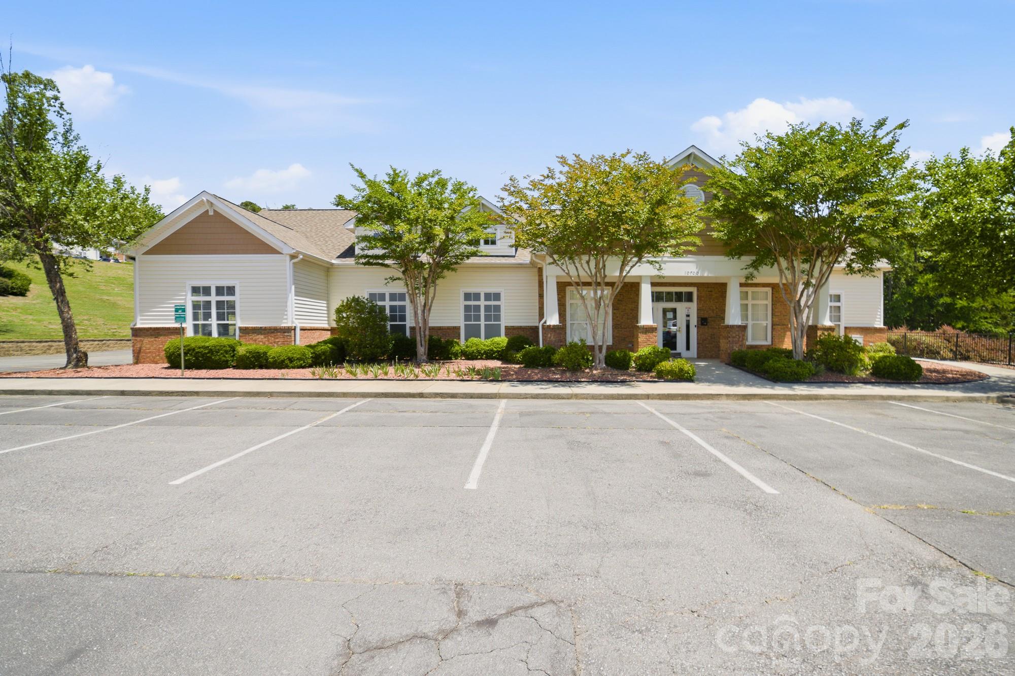 9976 Hyde Glen Court Property Photo 27
