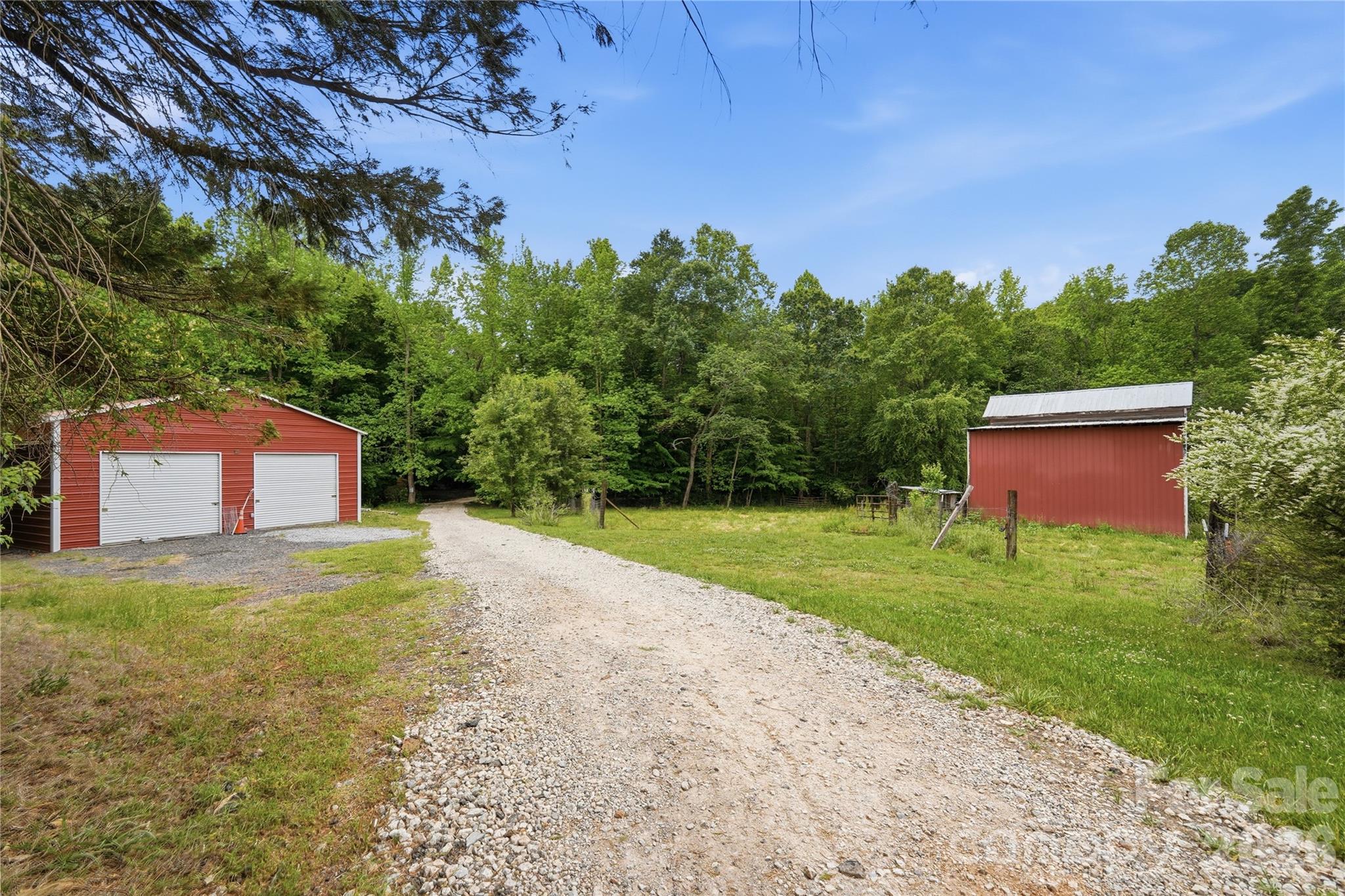250 Henderson Road Property Photo 2