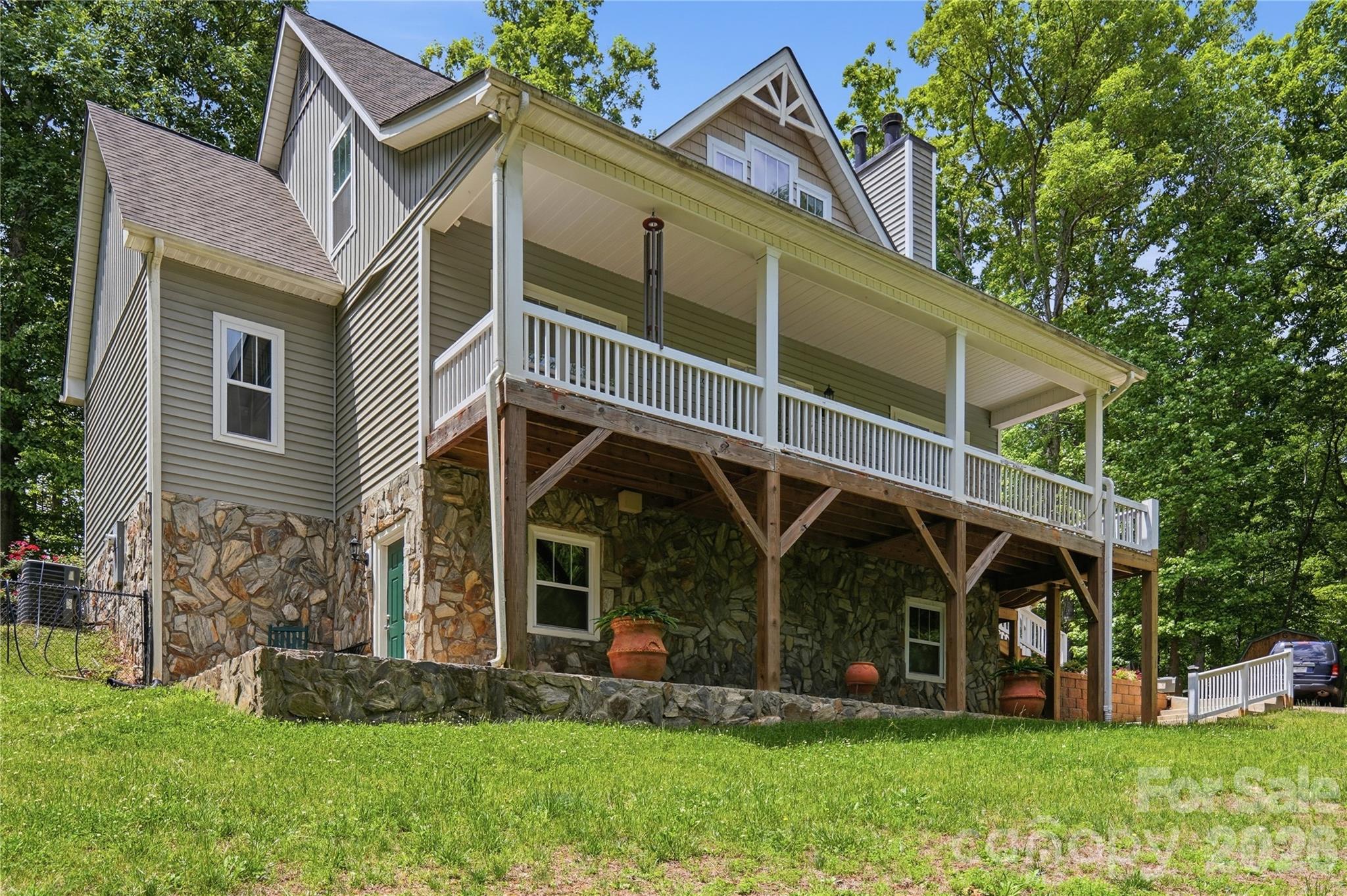 250 Henderson Road Property Photo 4
