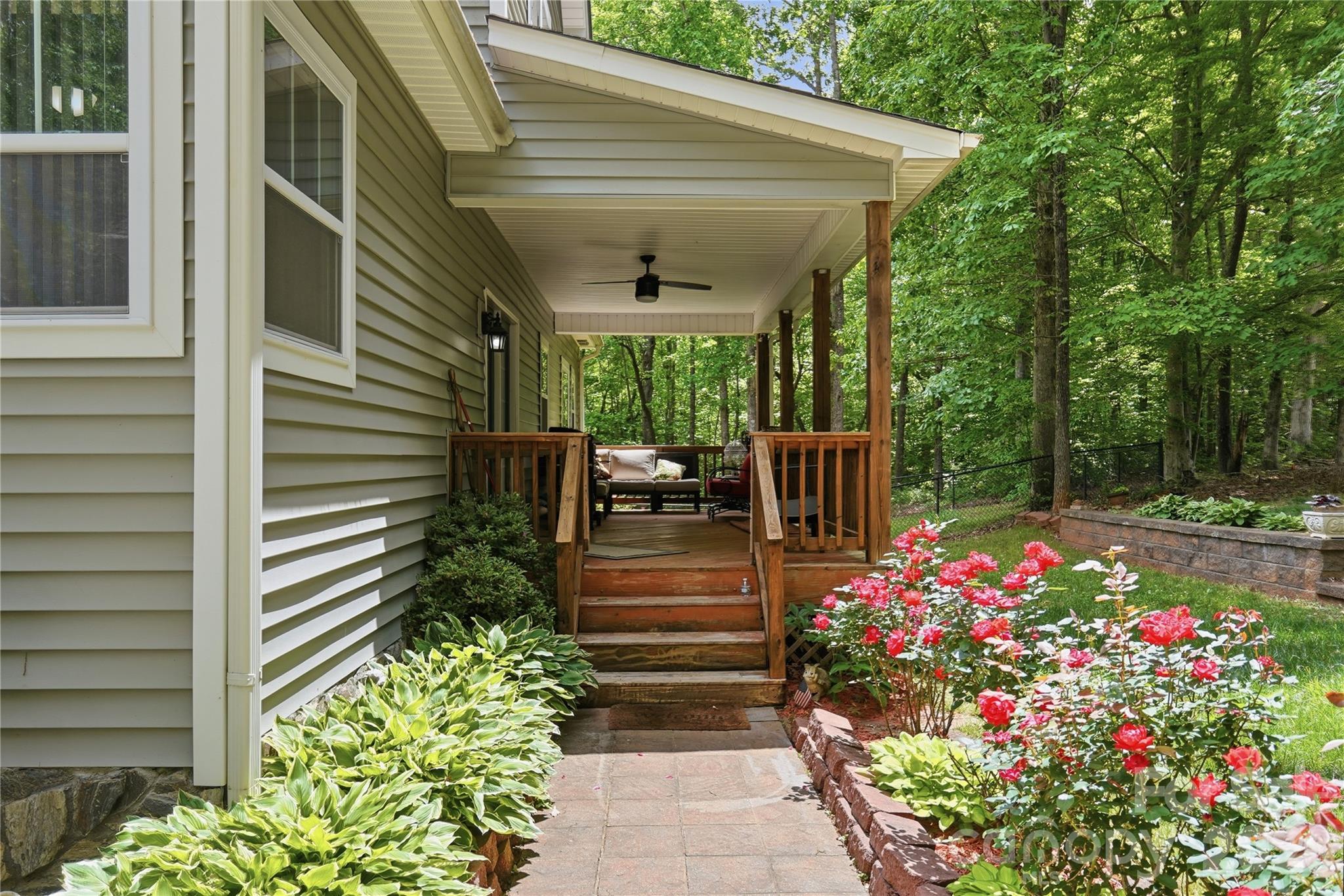250 Henderson Road Property Photo 8