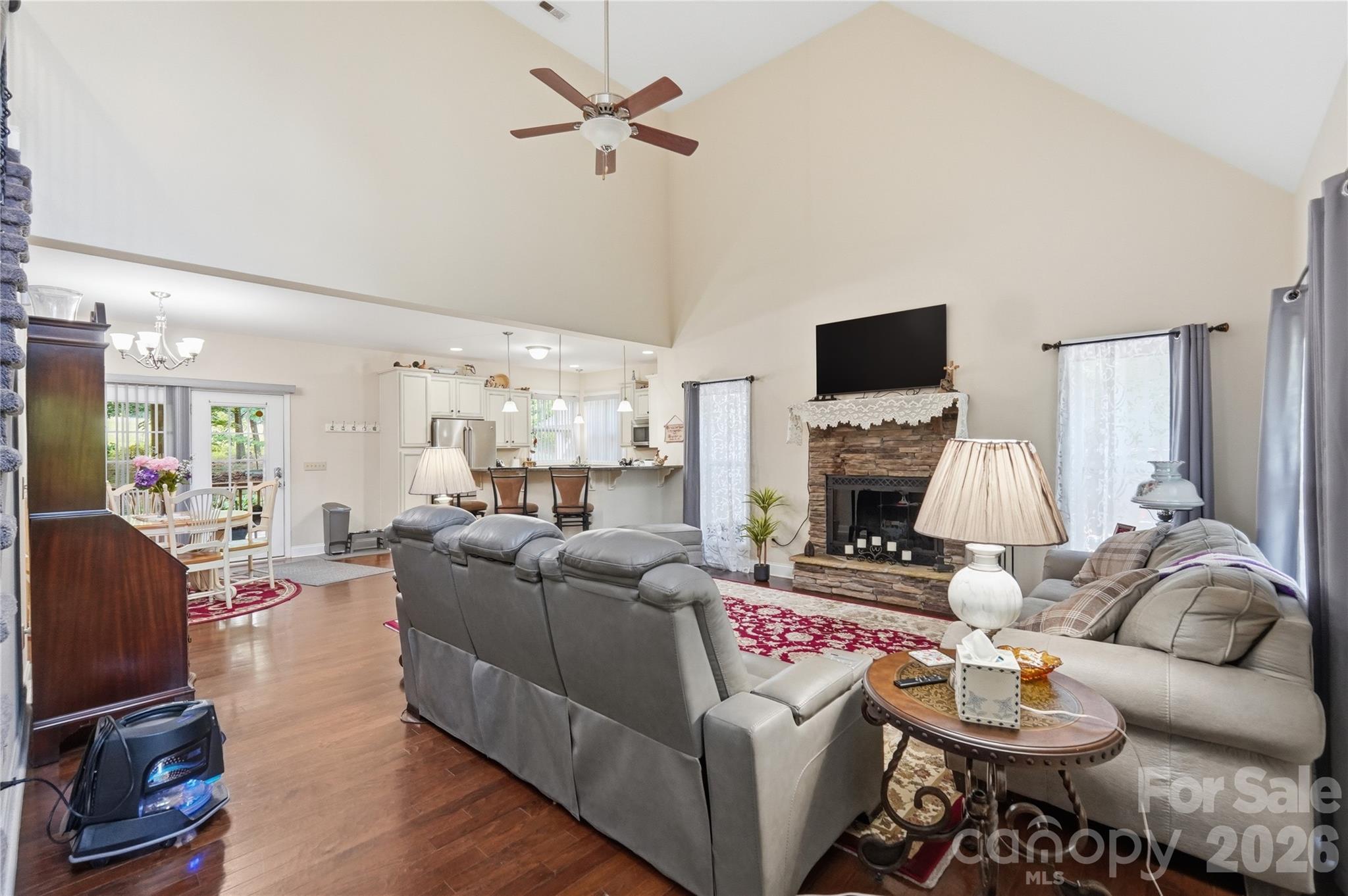 250 Henderson Road Property Photo 12