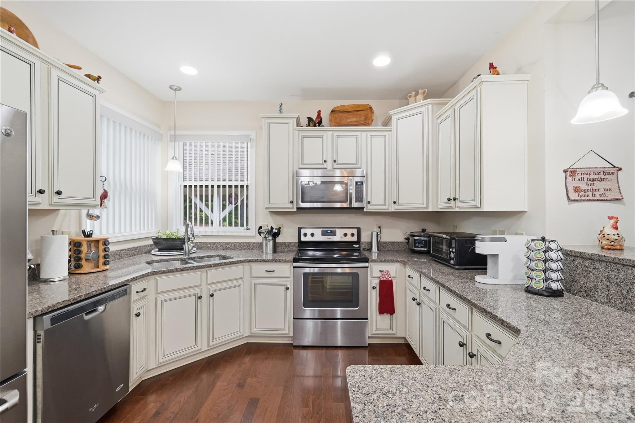 250 Henderson Road Property Photo 19
