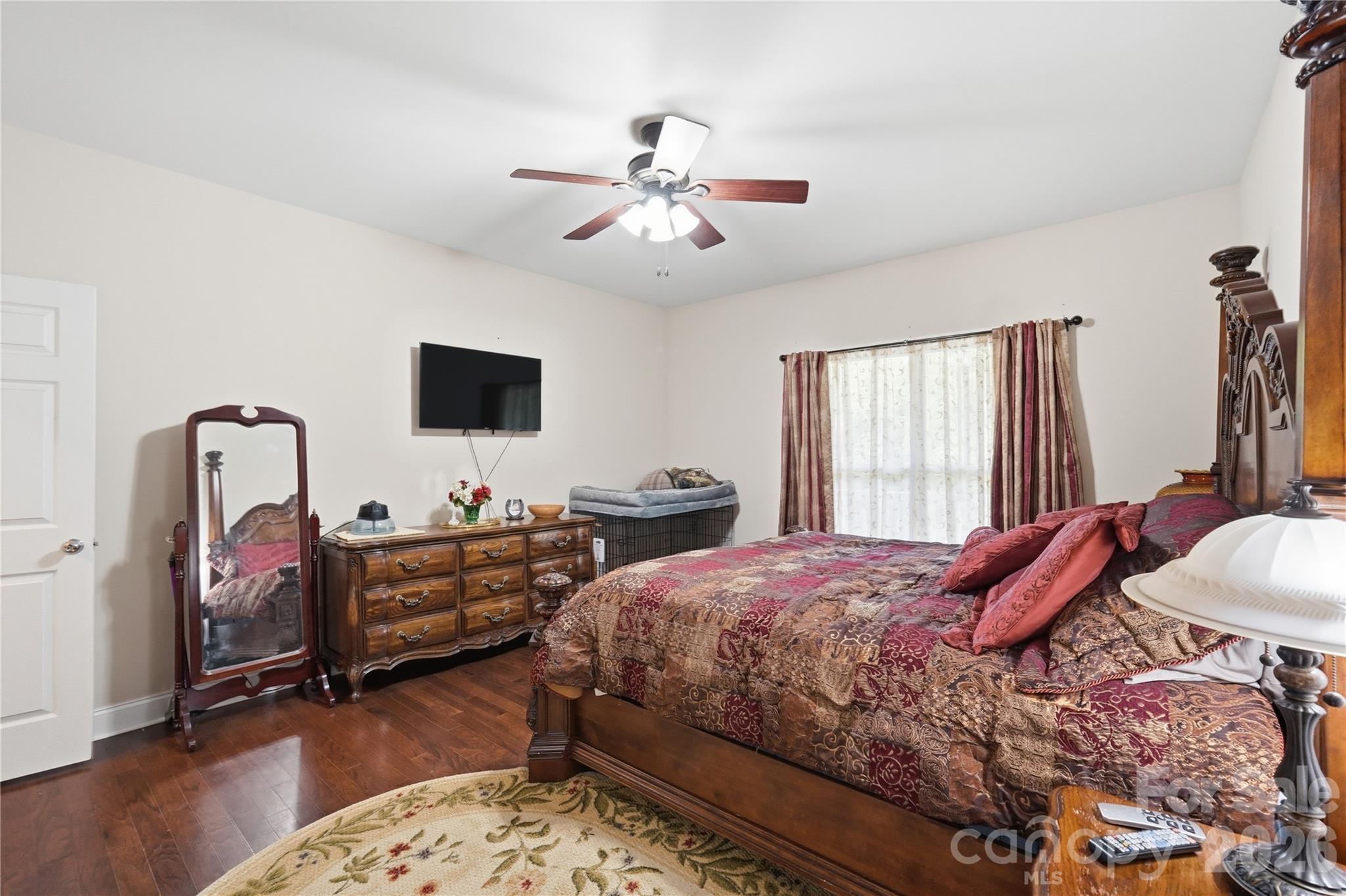 250 Henderson Road Property Photo 23