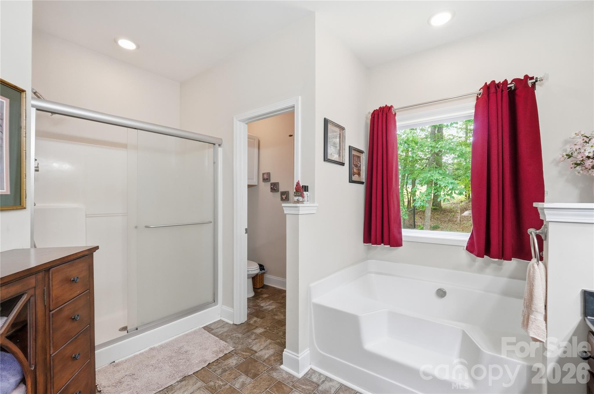 250 Henderson Road Property Photo 26