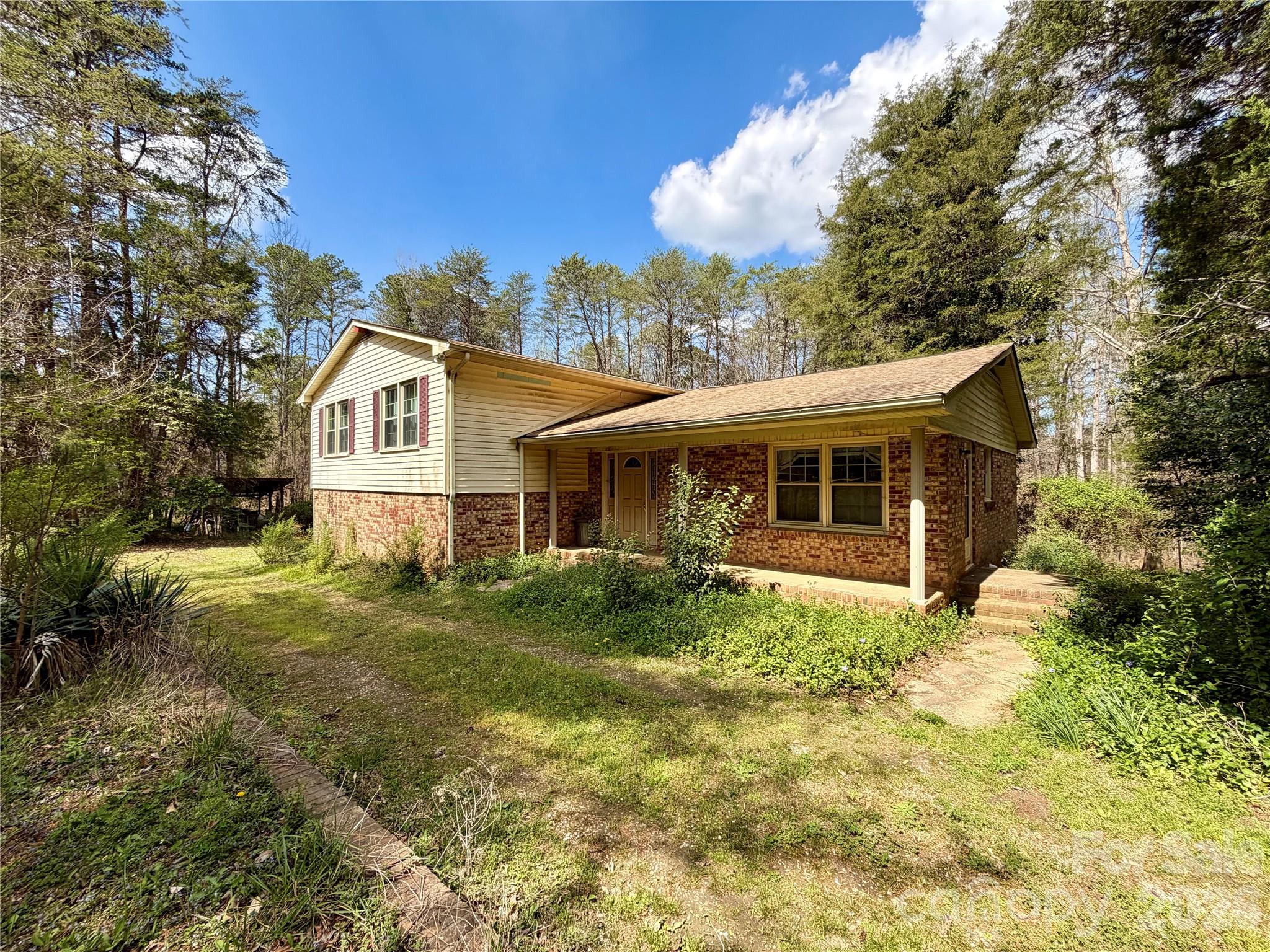 2925 Sparrow Springs Road Property Photo 1