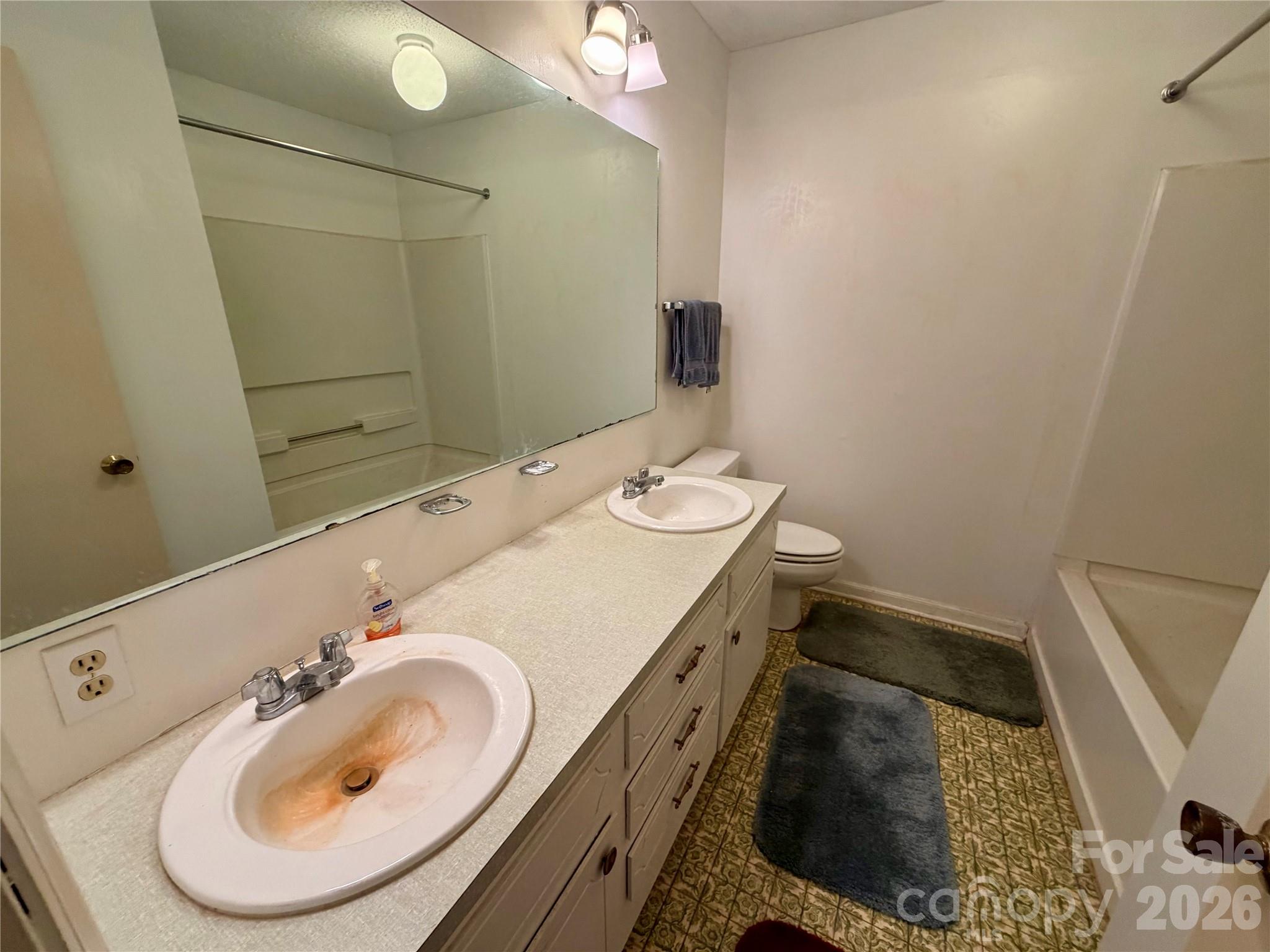 2925 Sparrow Springs Road Property Photo 24