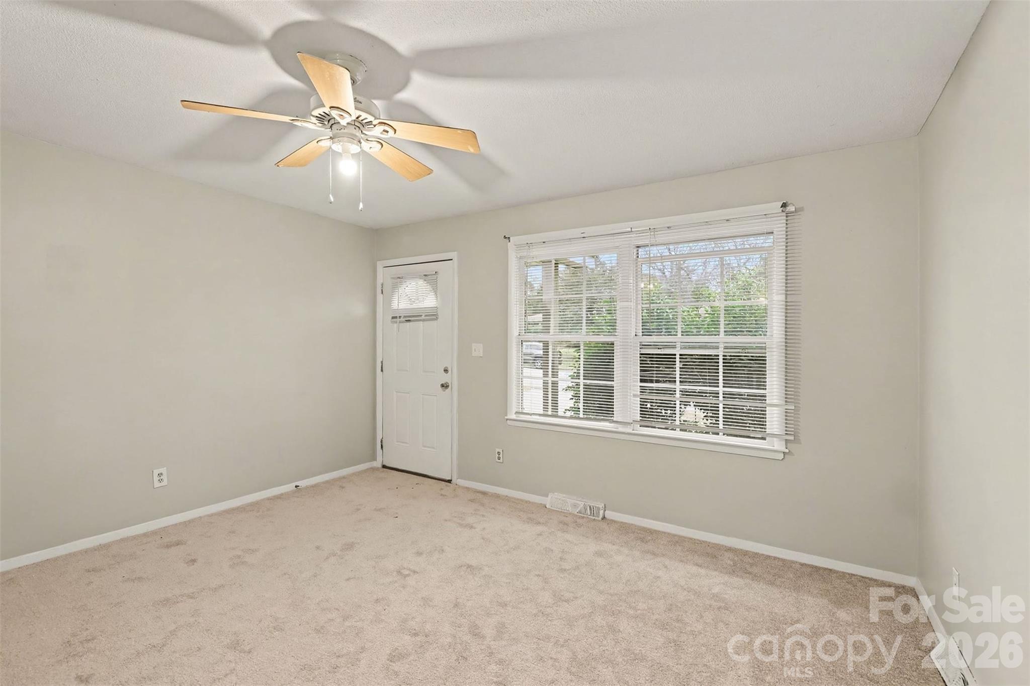 4809 Malibu Drive Property Photo 6