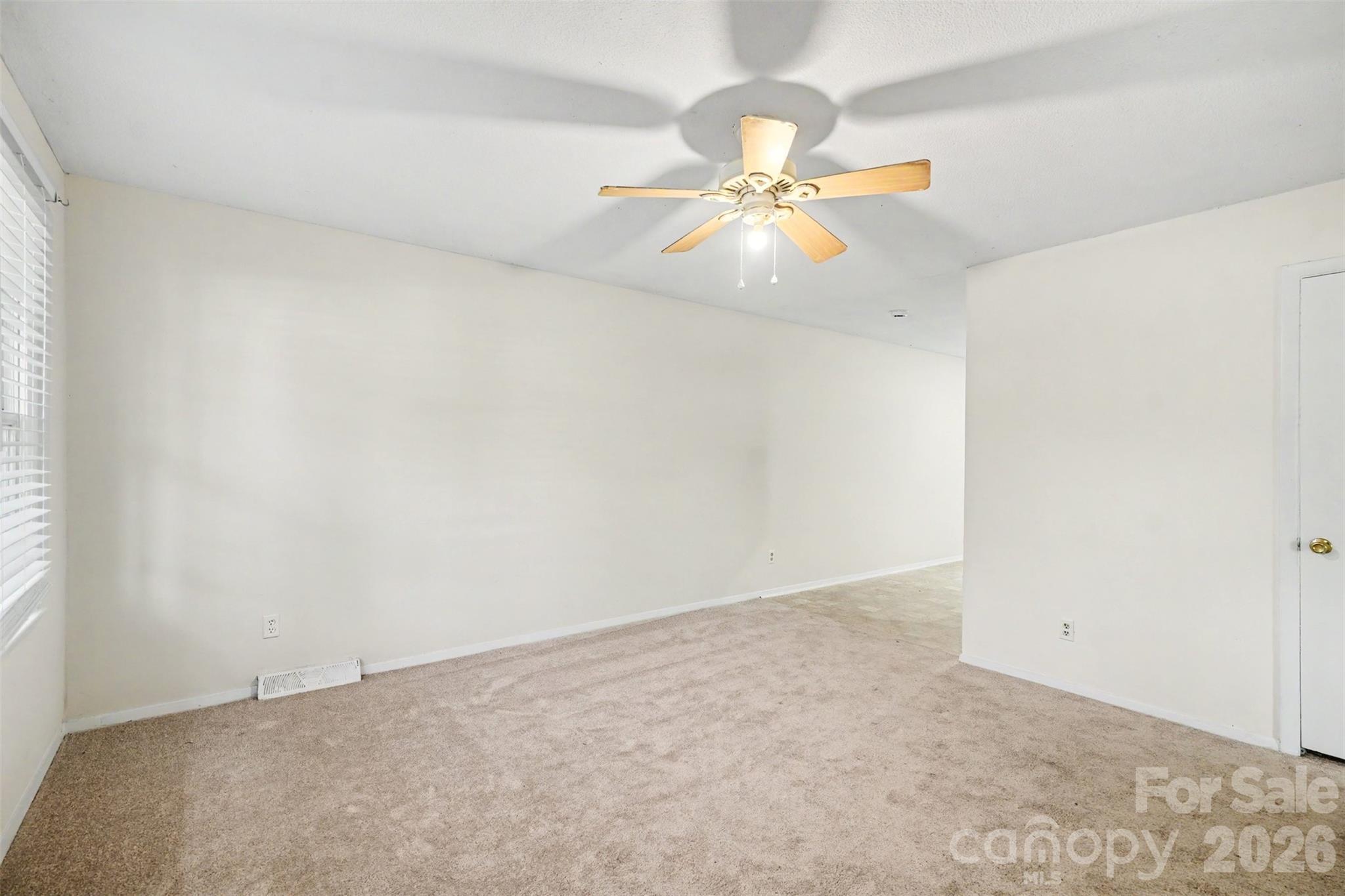 4809 Malibu Drive Property Photo 7