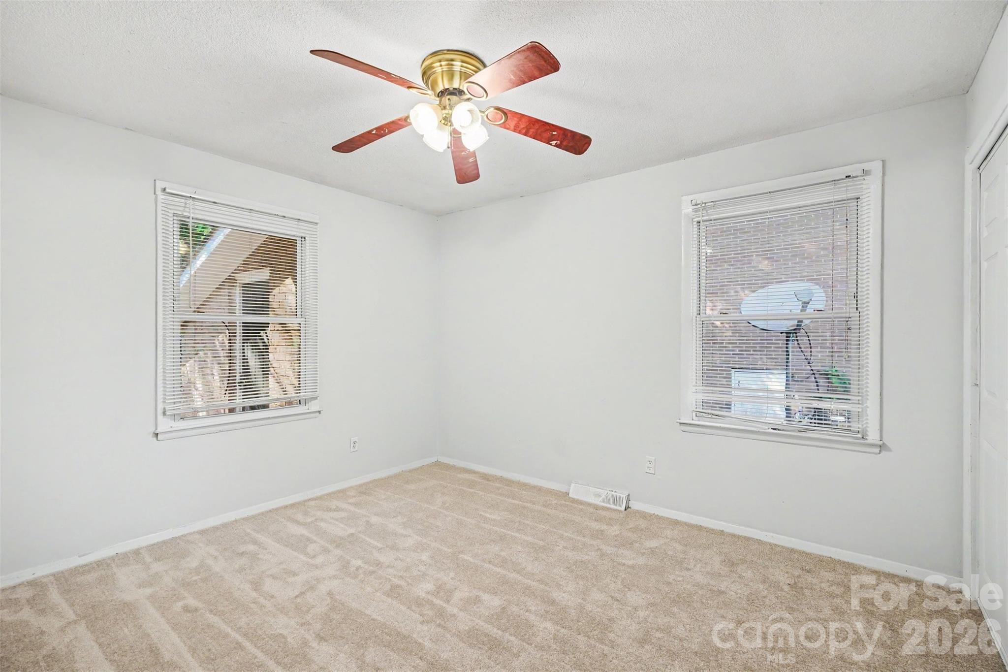 4809 Malibu Drive Property Photo 13