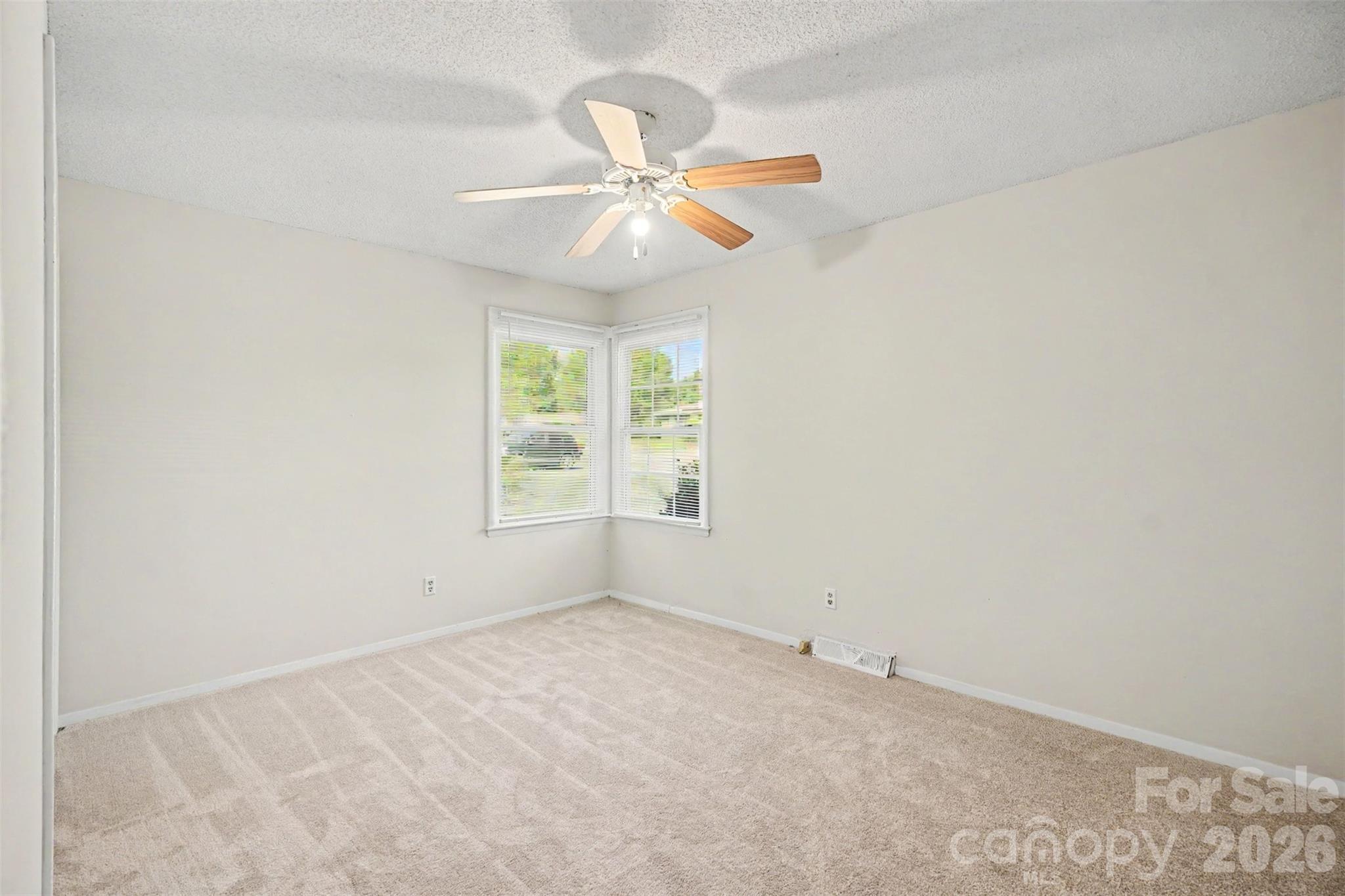 4809 Malibu Drive Property Photo 15