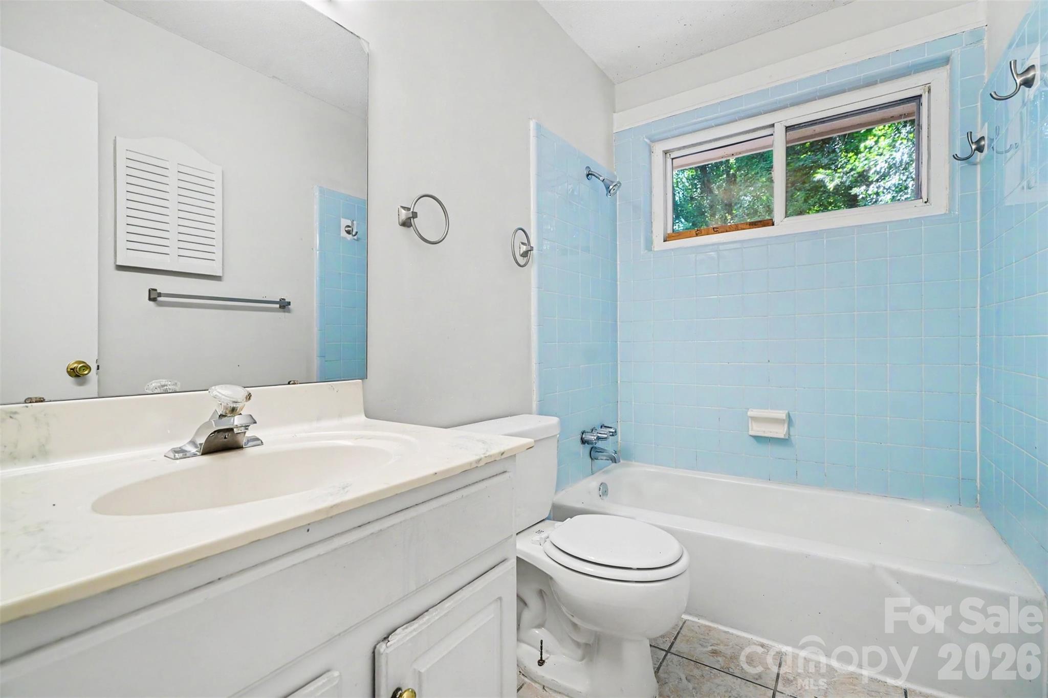 4809 Malibu Drive Property Photo 17