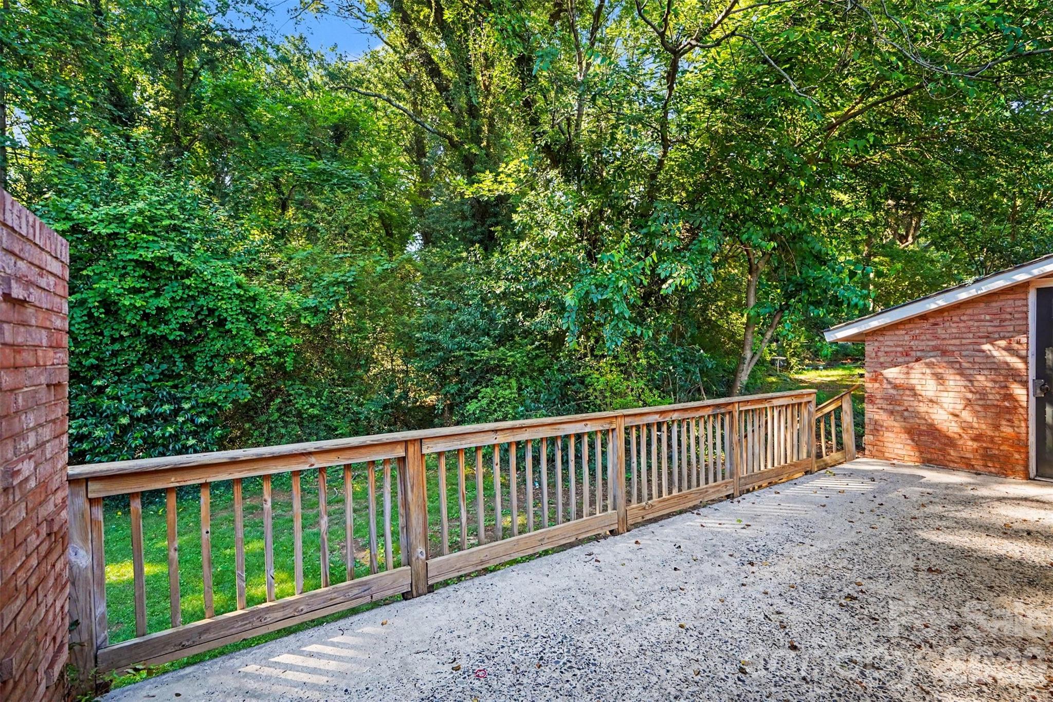 4809 Malibu Drive Property Photo 18