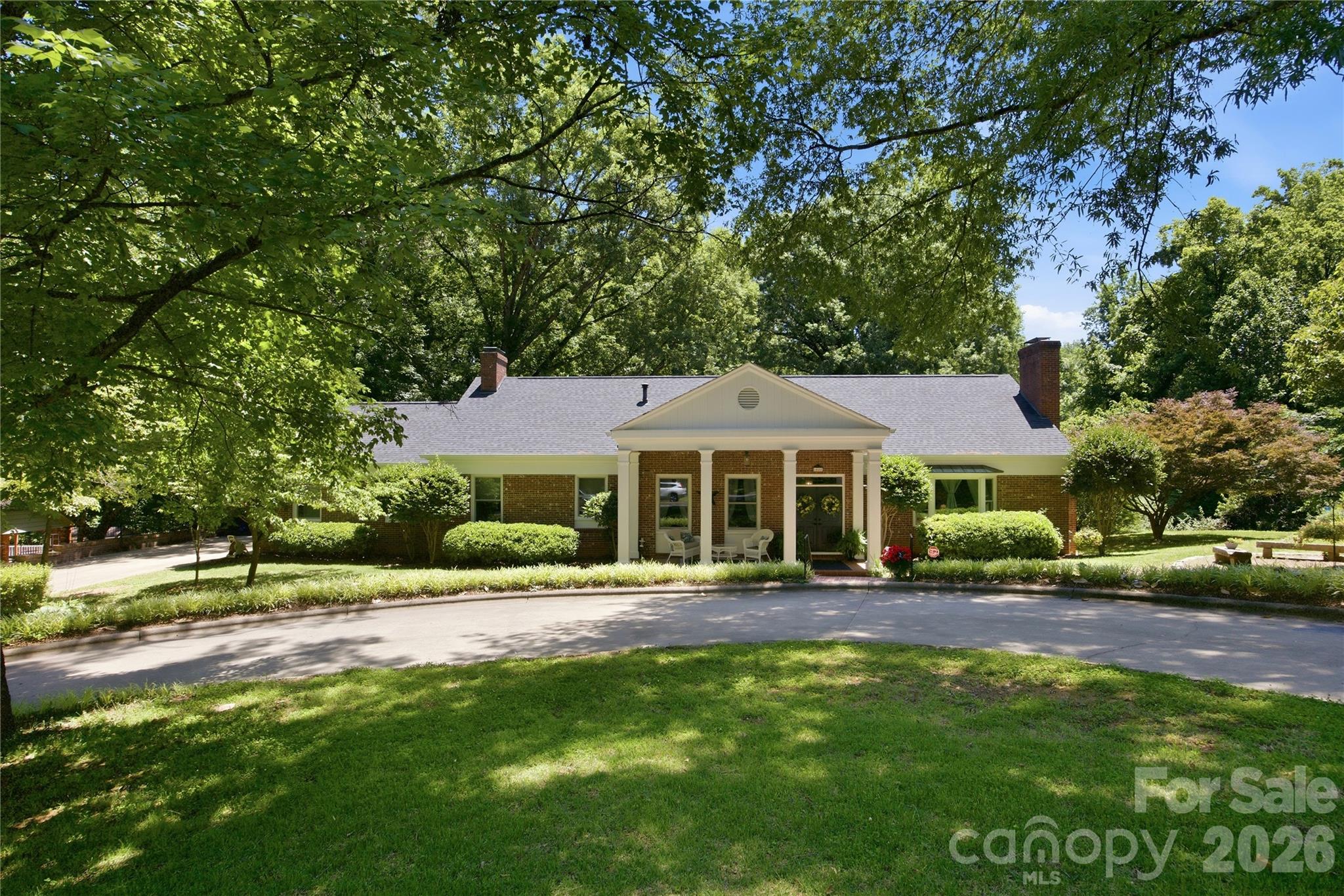 455 Heathcote Drive Property Photo 4