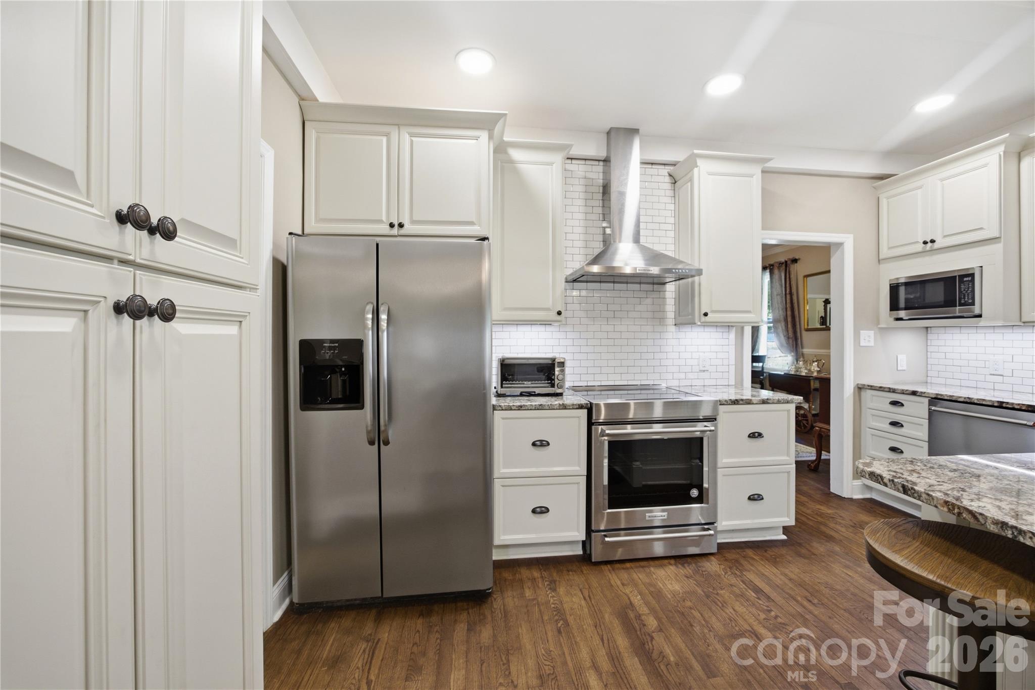 455 Heathcote Drive Property Photo 11