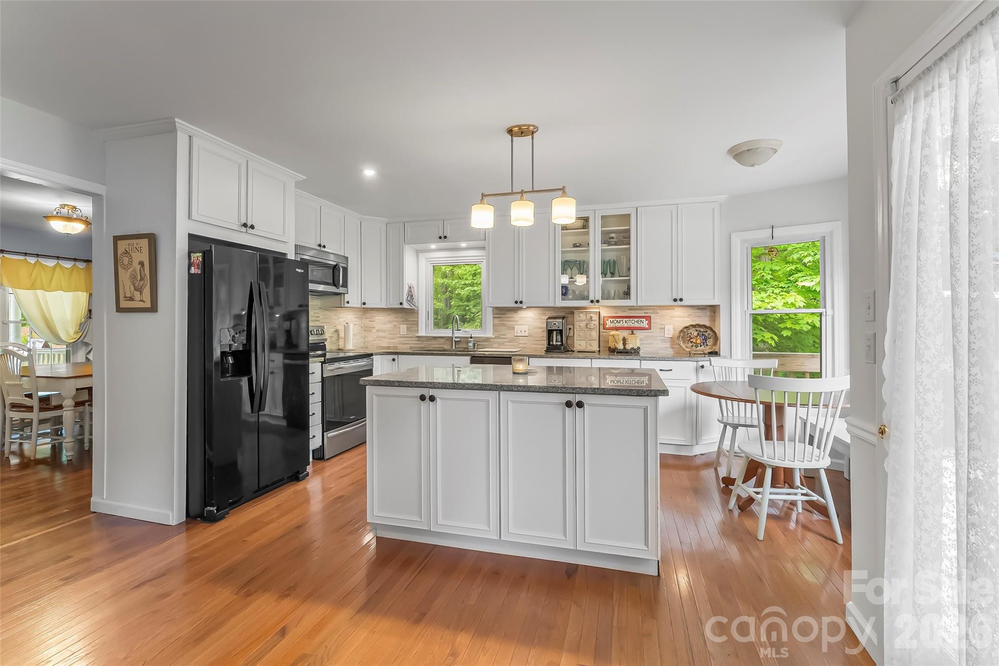 808 Lakey Gap Road Property Photo 3