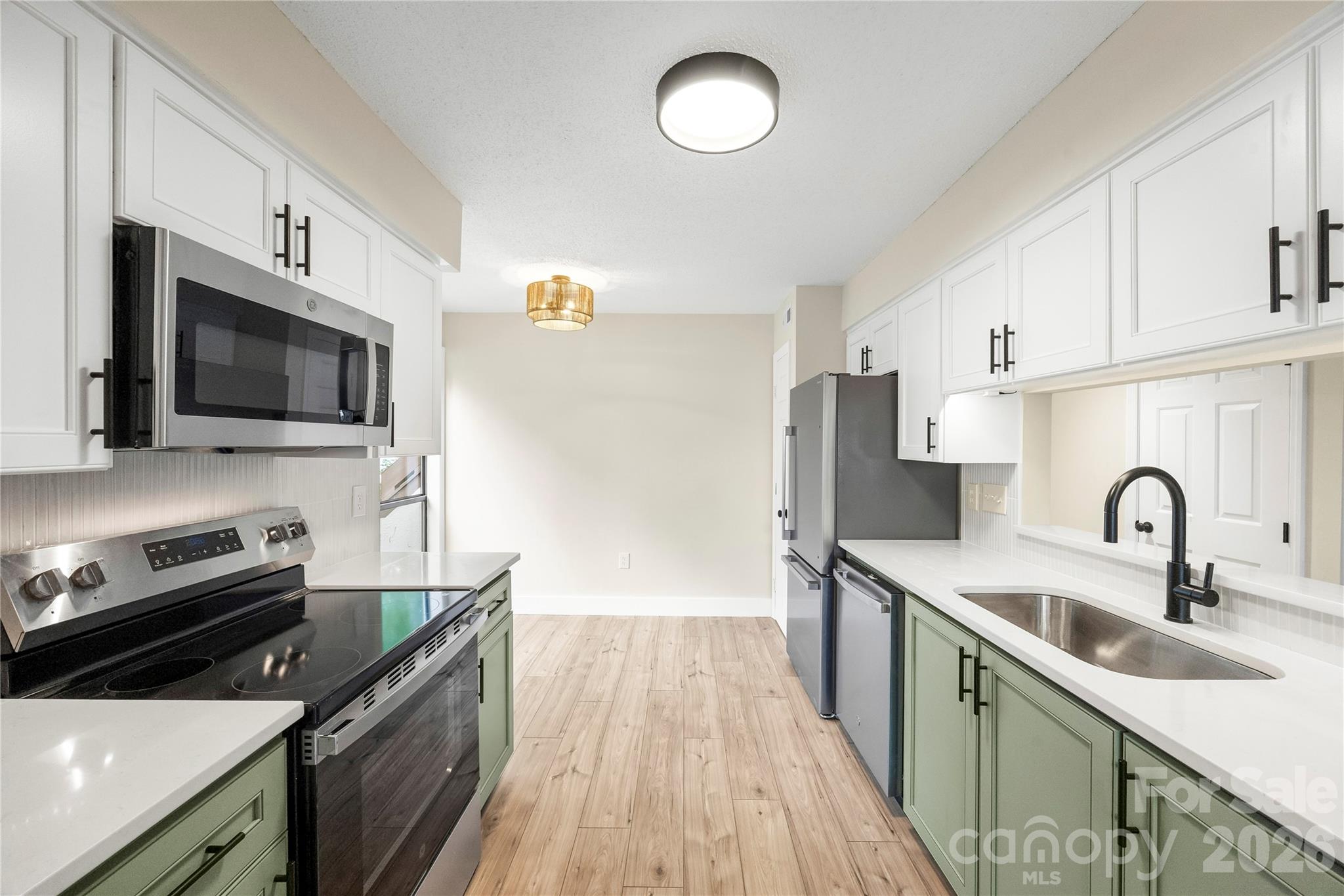 7204 Winery Lane Property Photo 3