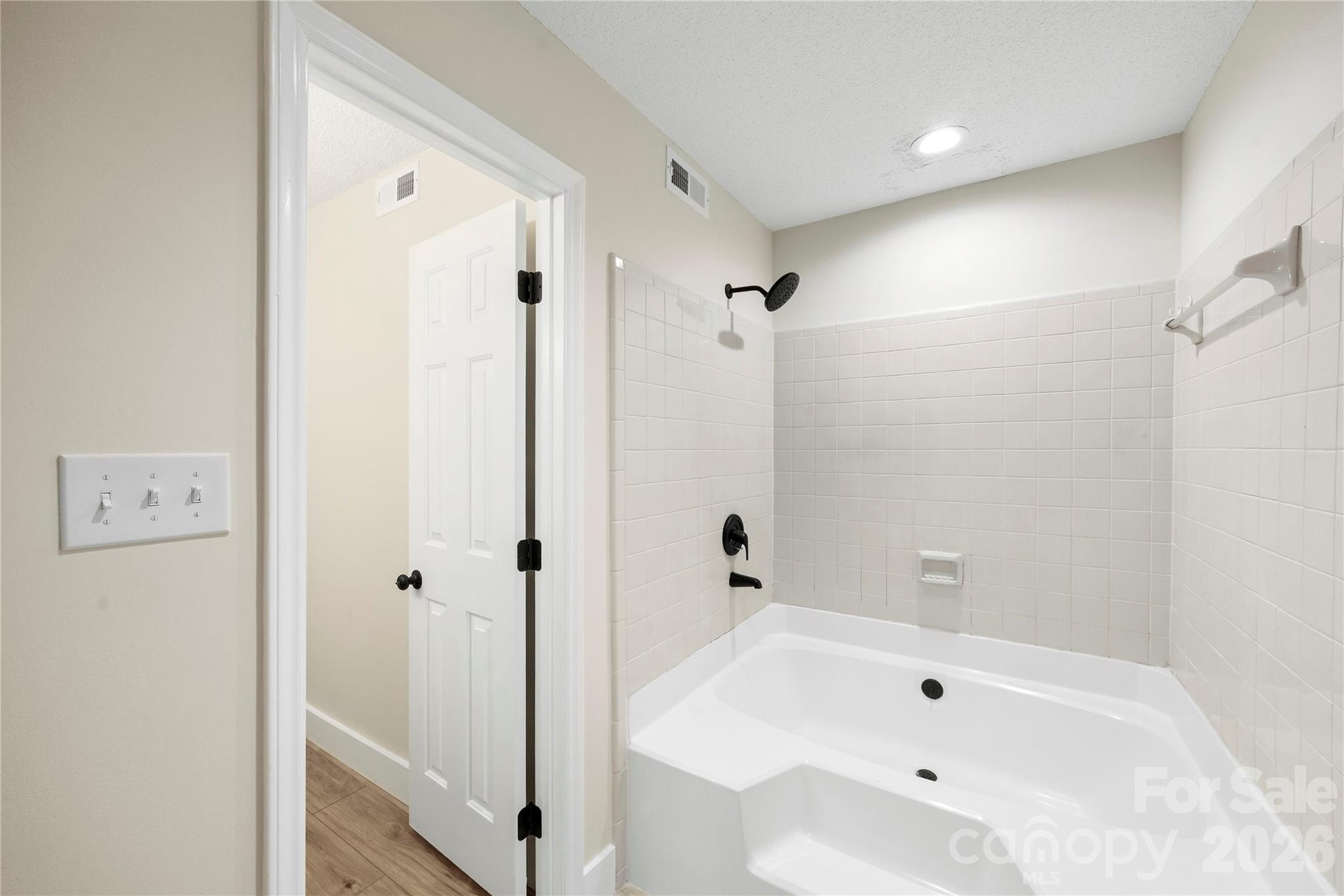 7204 Winery Lane Property Photo 23