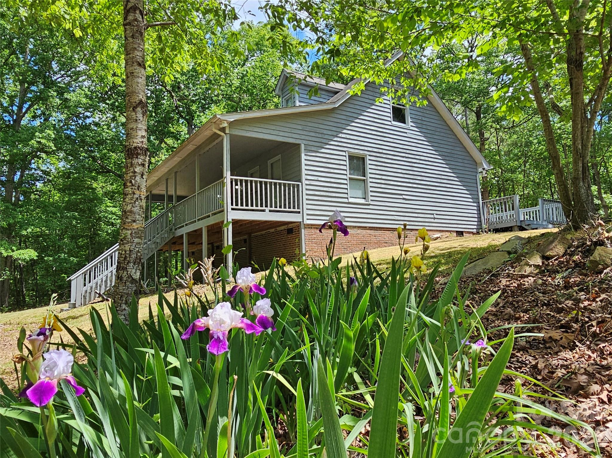 5692 Brooklyn Road Property Photo 1