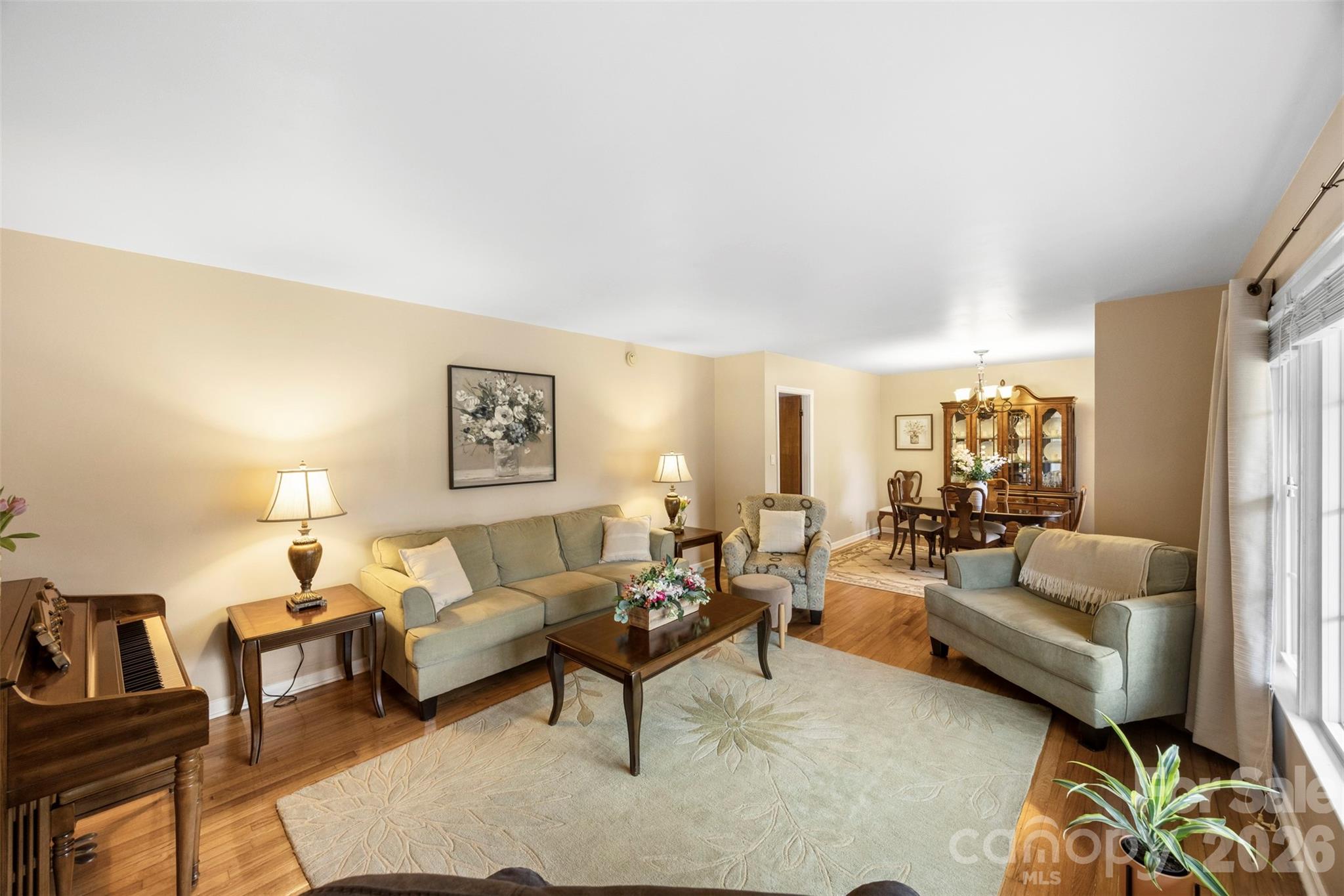 1254 Churchill Drive Property Photo 4