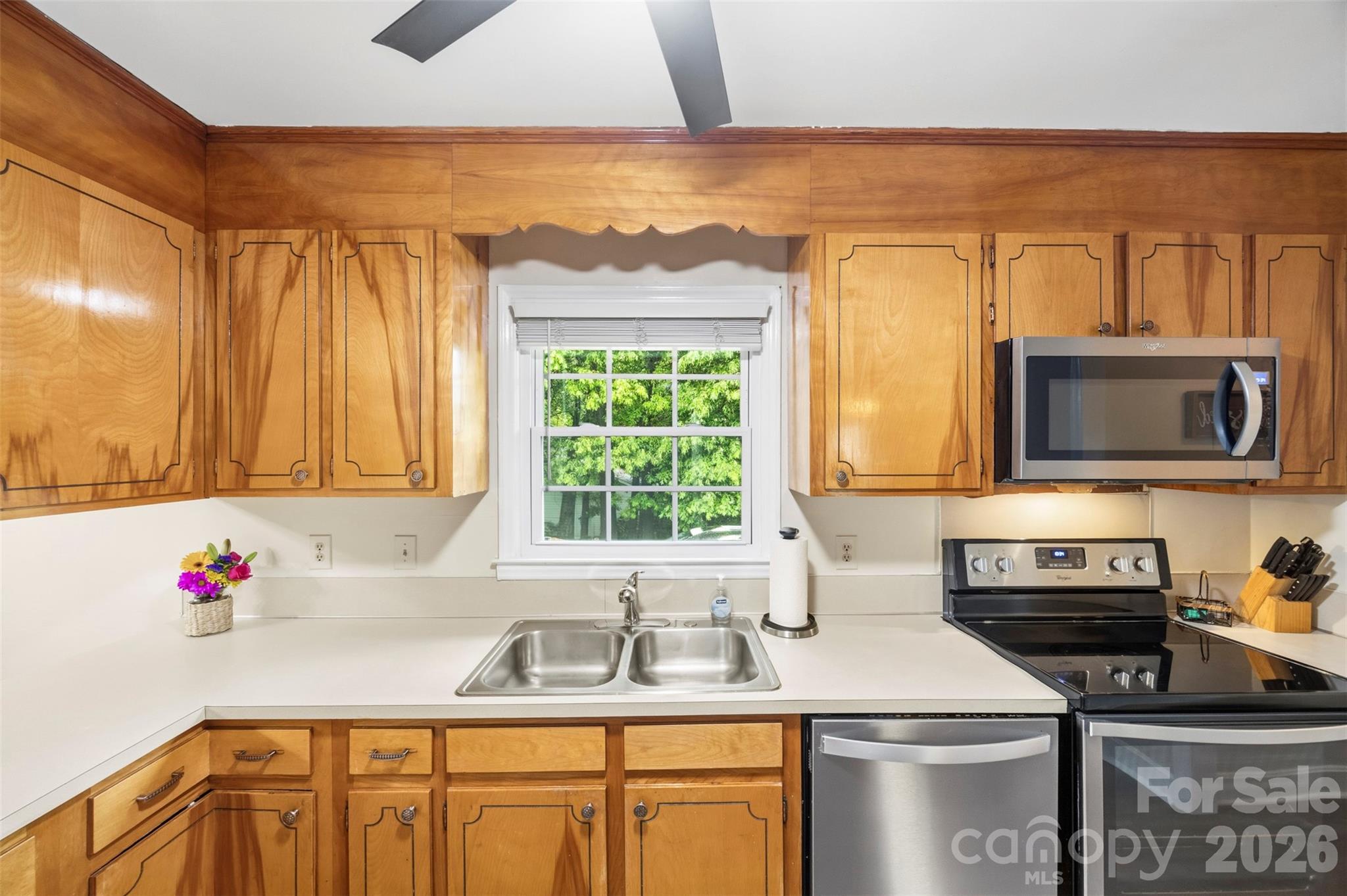1254 Churchill Drive Property Photo 12