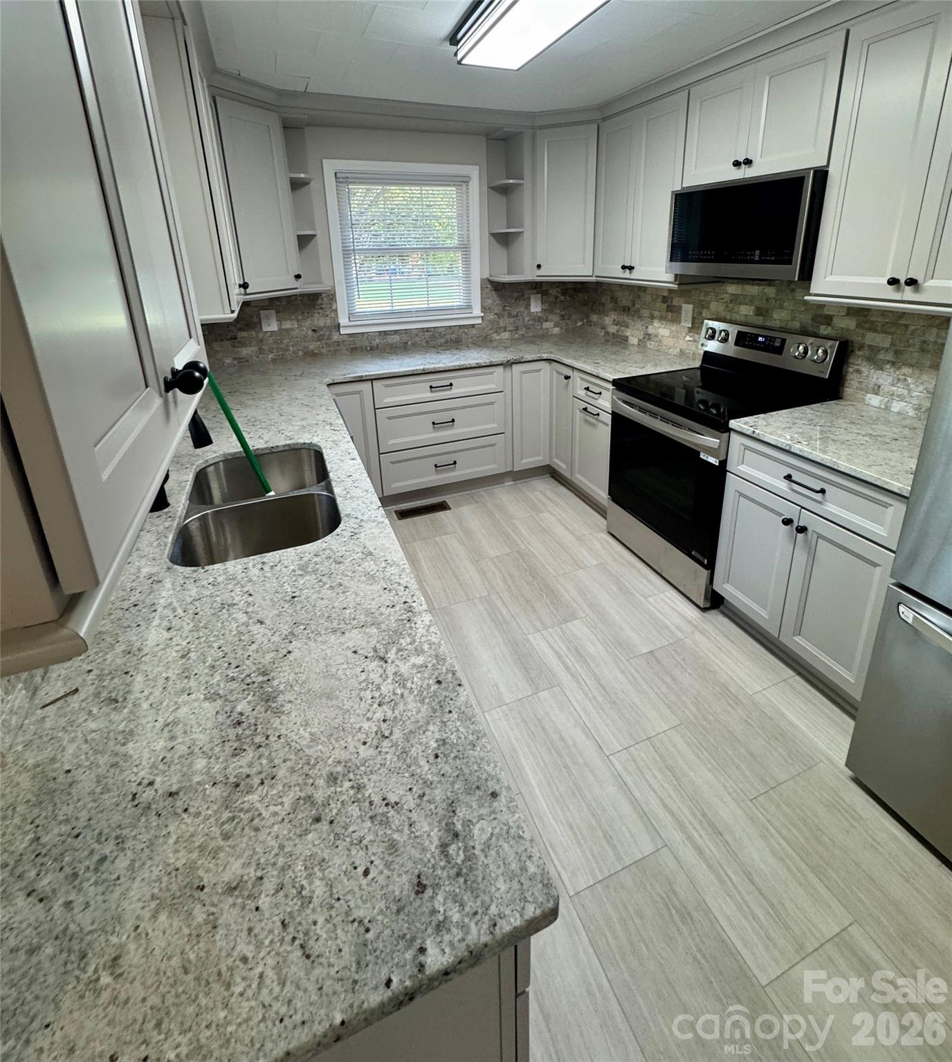 2217 Dale Avenue Property Photo 4