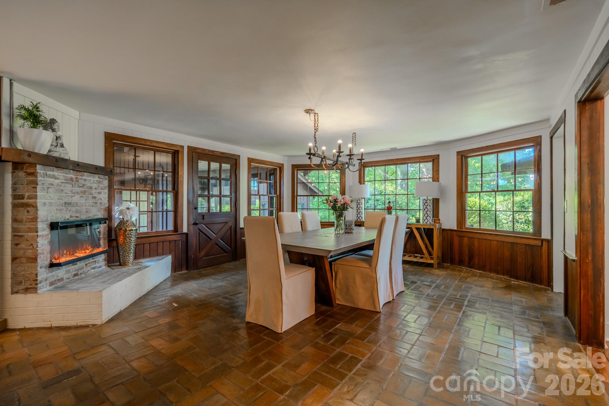 777 S River Road Property Photo 14