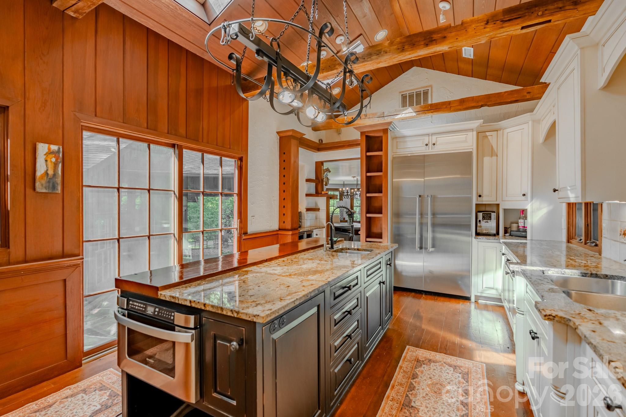 777 S River Road Property Photo 15