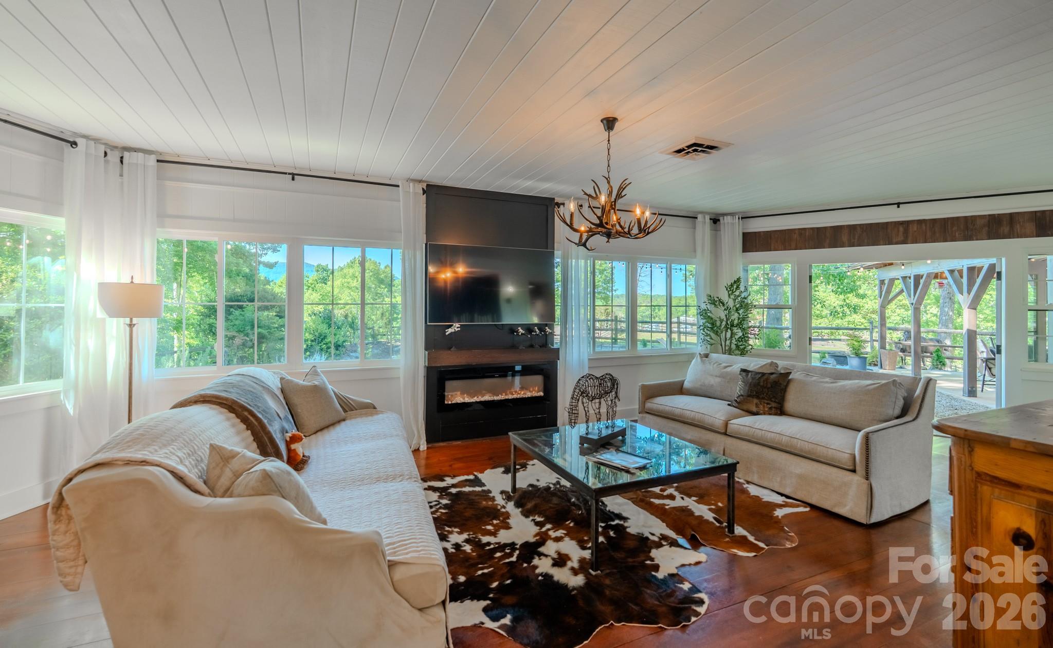 777 S River Road Property Photo 20