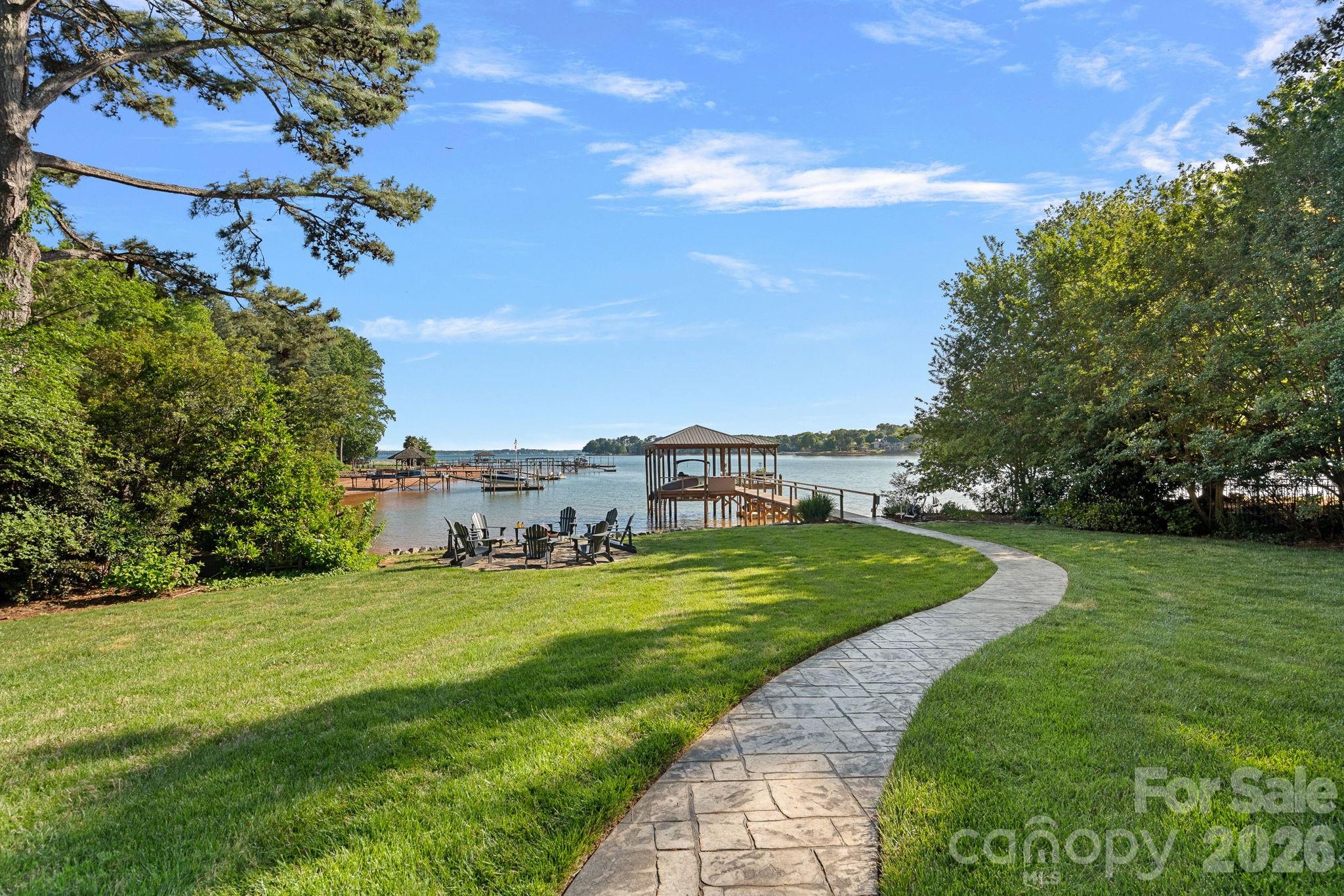 107 Beachview Drive Property Photo 10