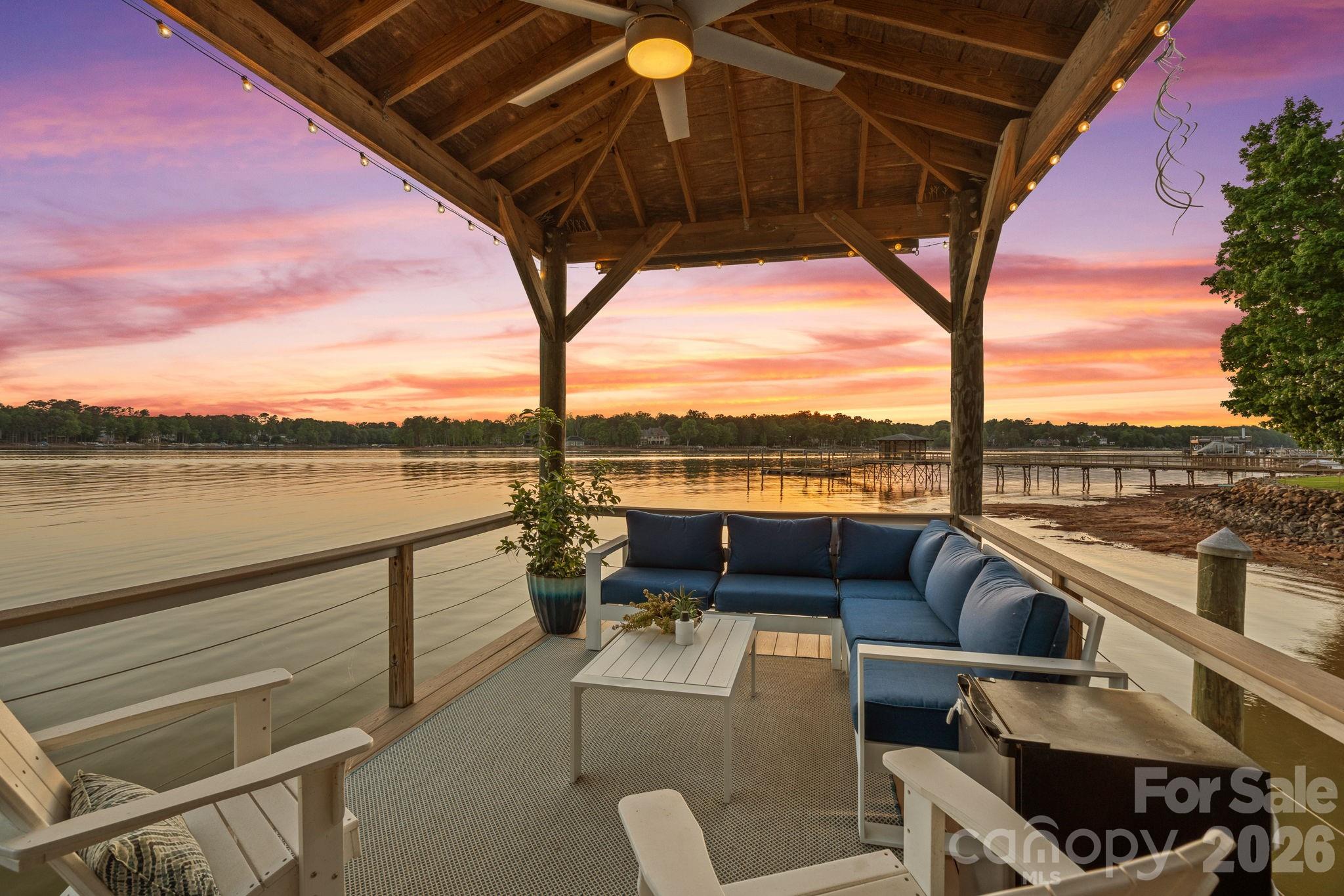 107 Beachview Drive Property Photo 12