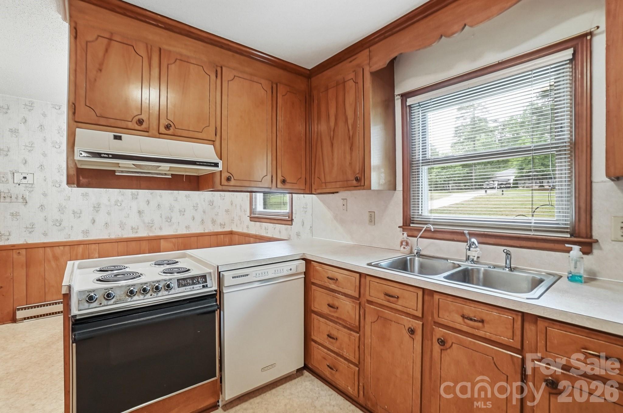 6704 Alanbrook Road Property Photo 8