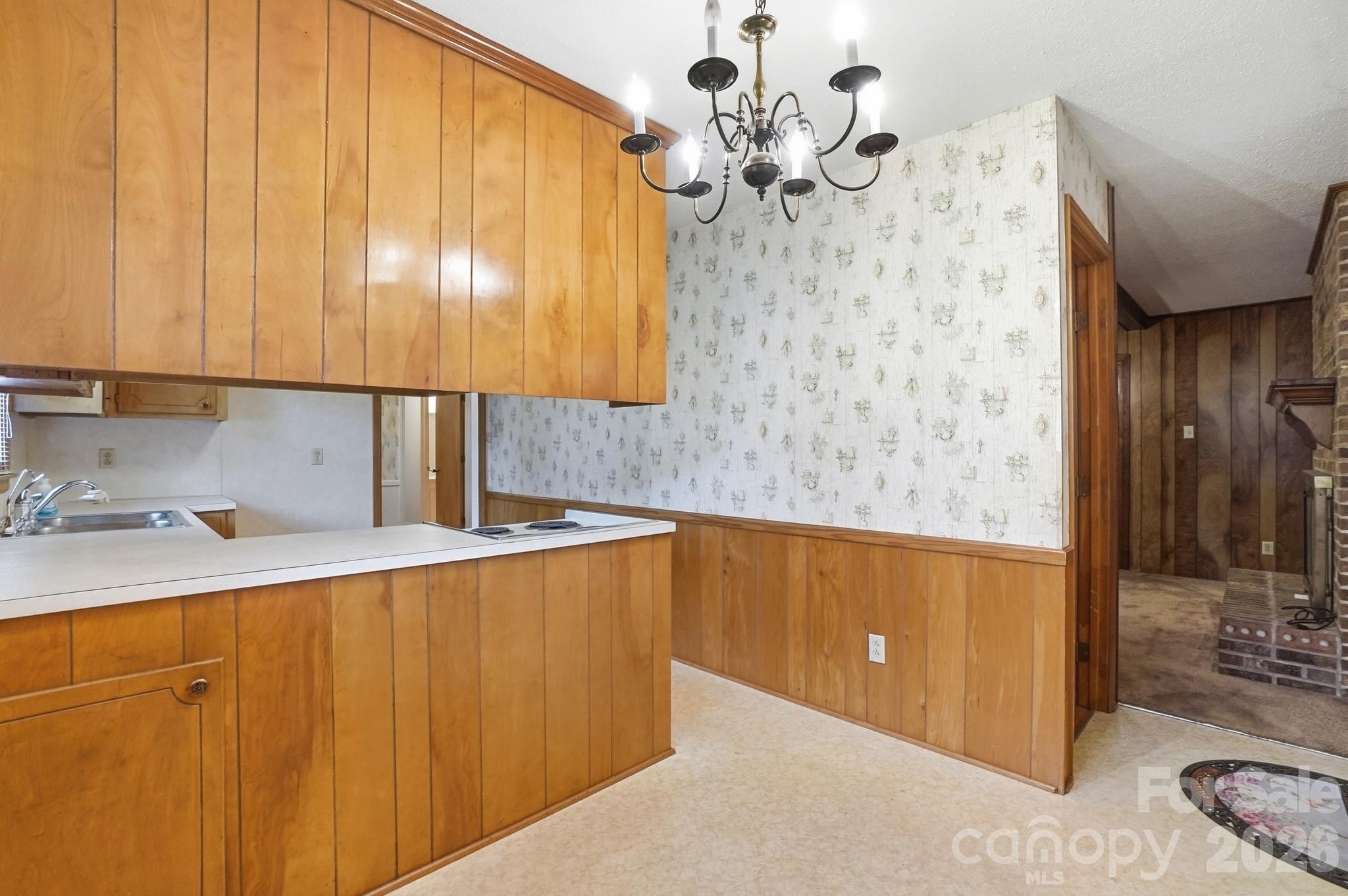 6704 Alanbrook Road Property Photo 9